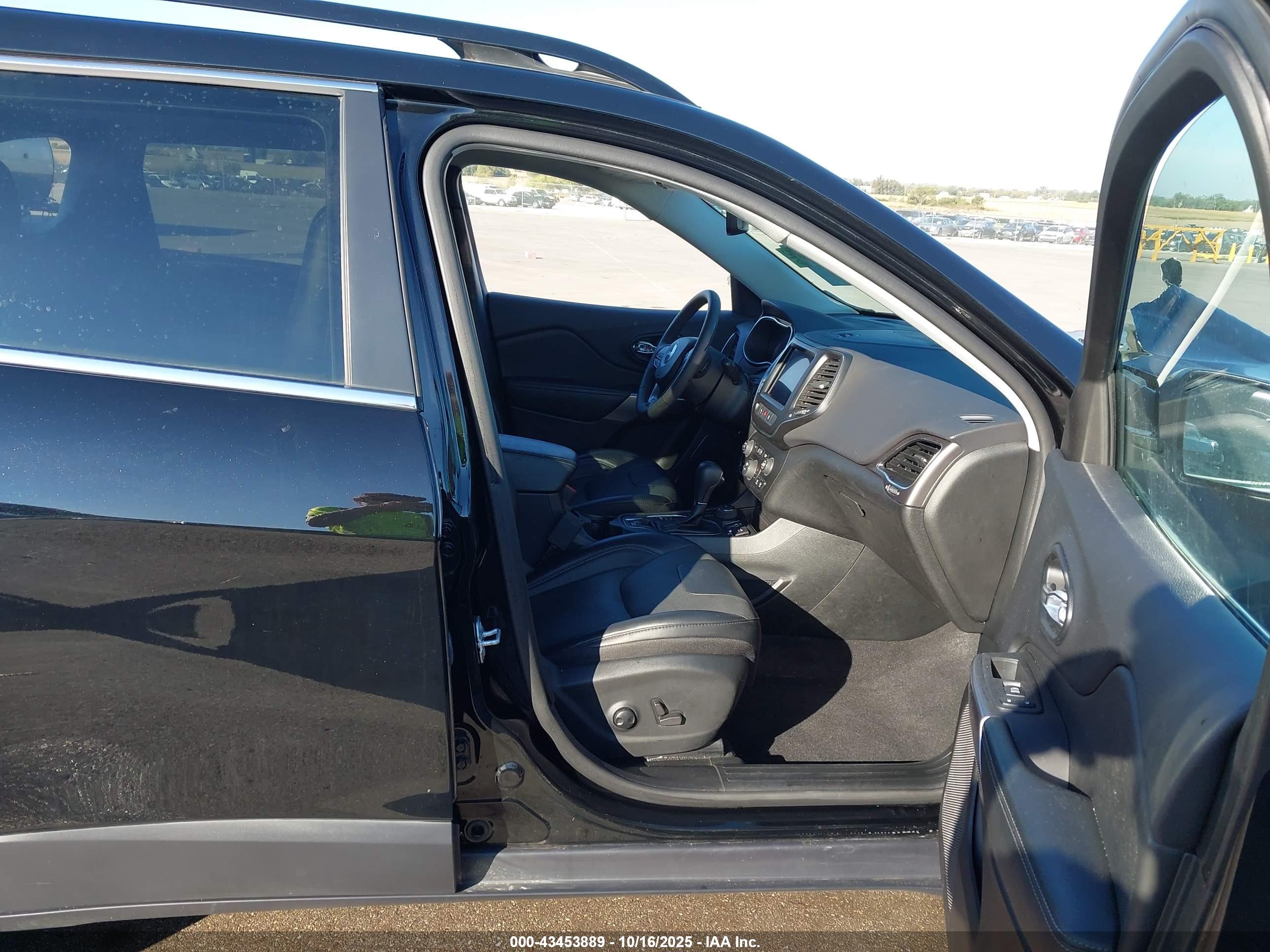 JEEP CHEROKEE image 5