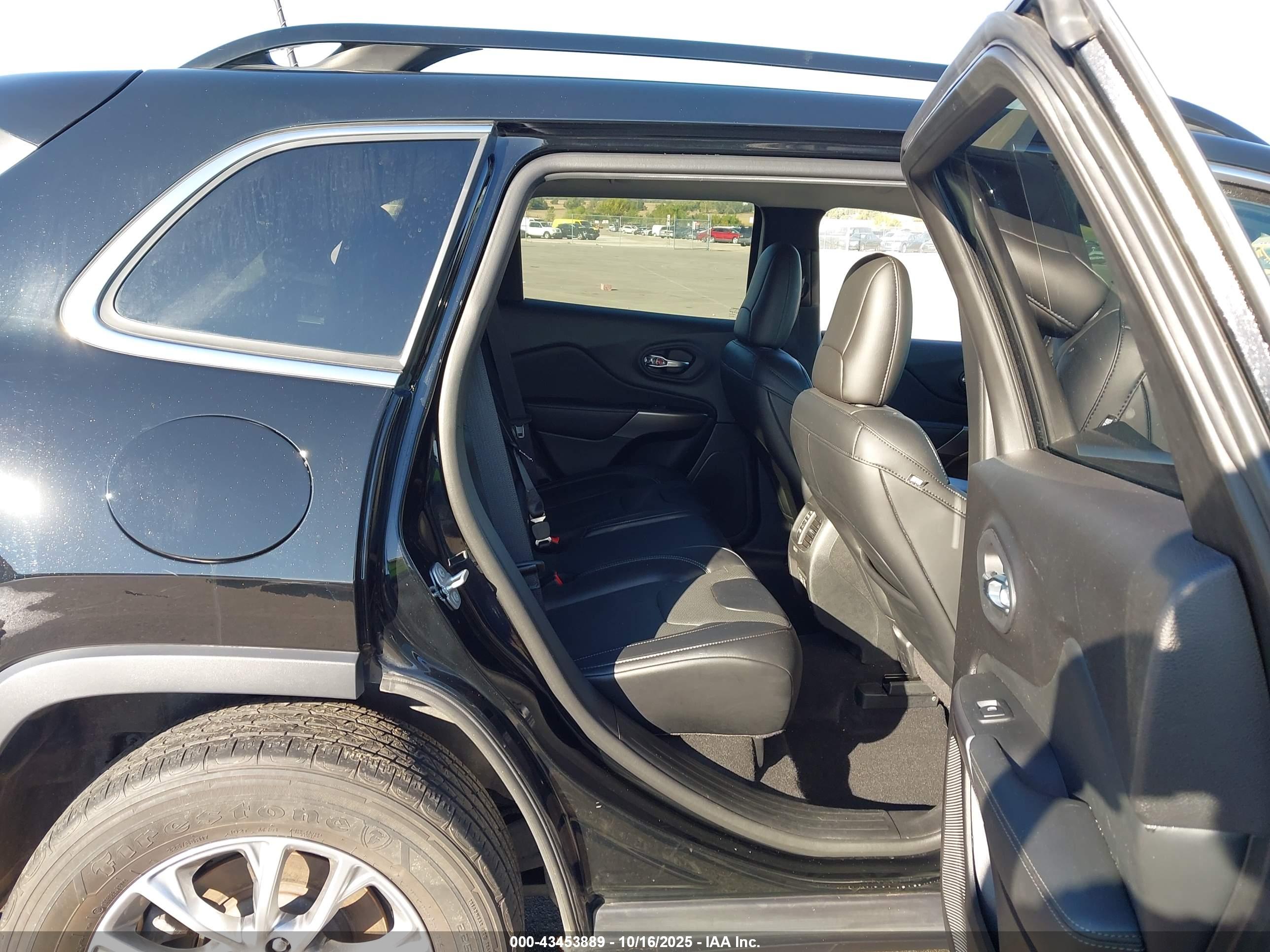 JEEP CHEROKEE image 8