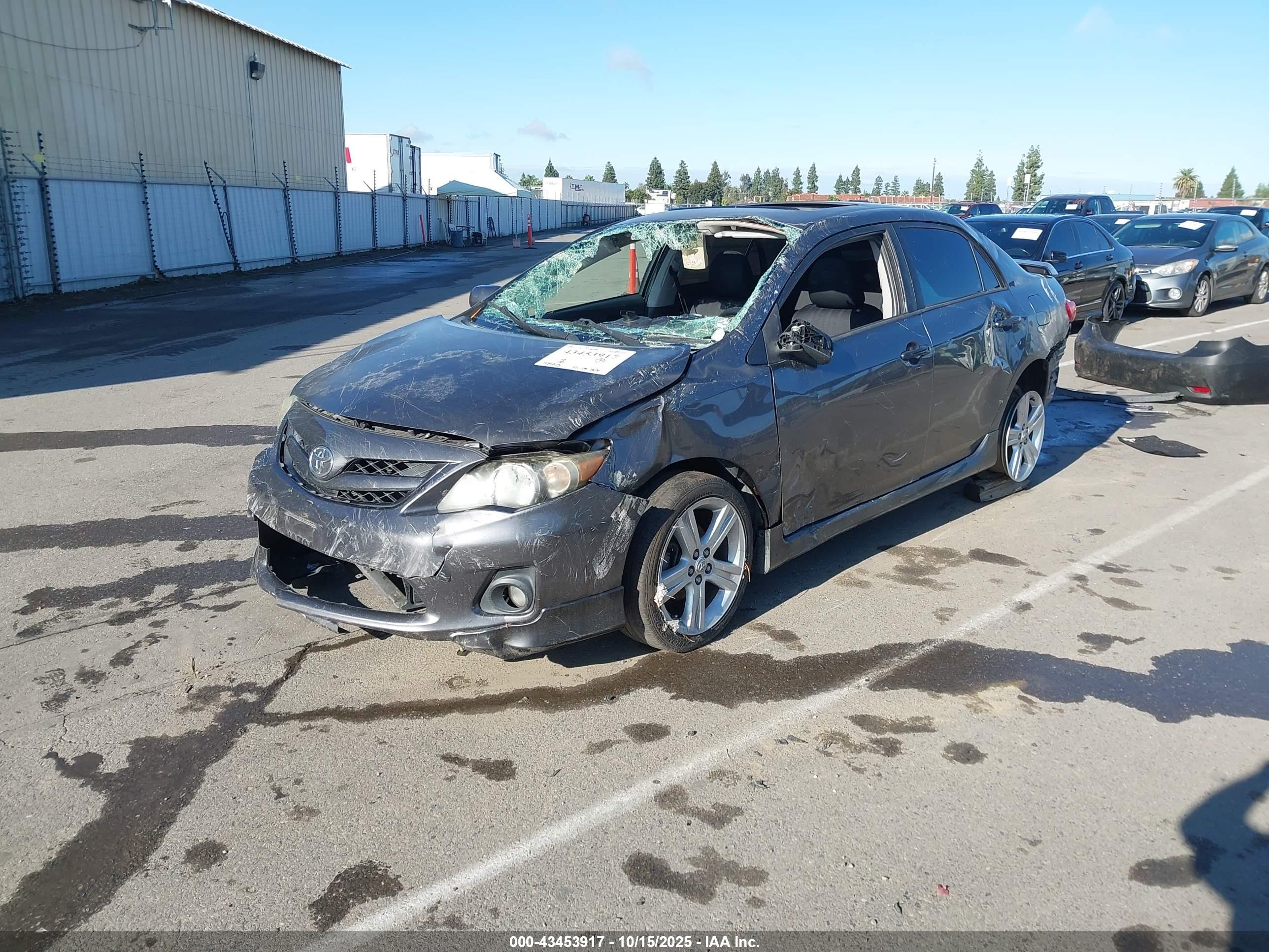 TOYOTA COROLLA image 2