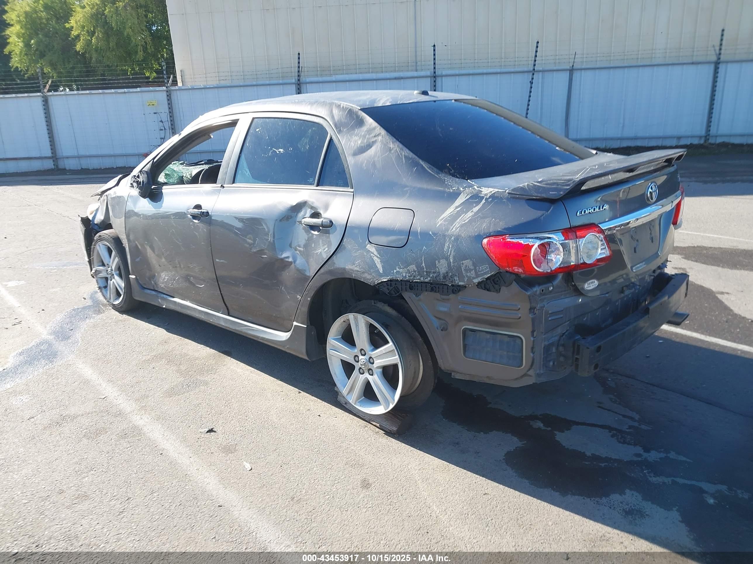 TOYOTA COROLLA image 3