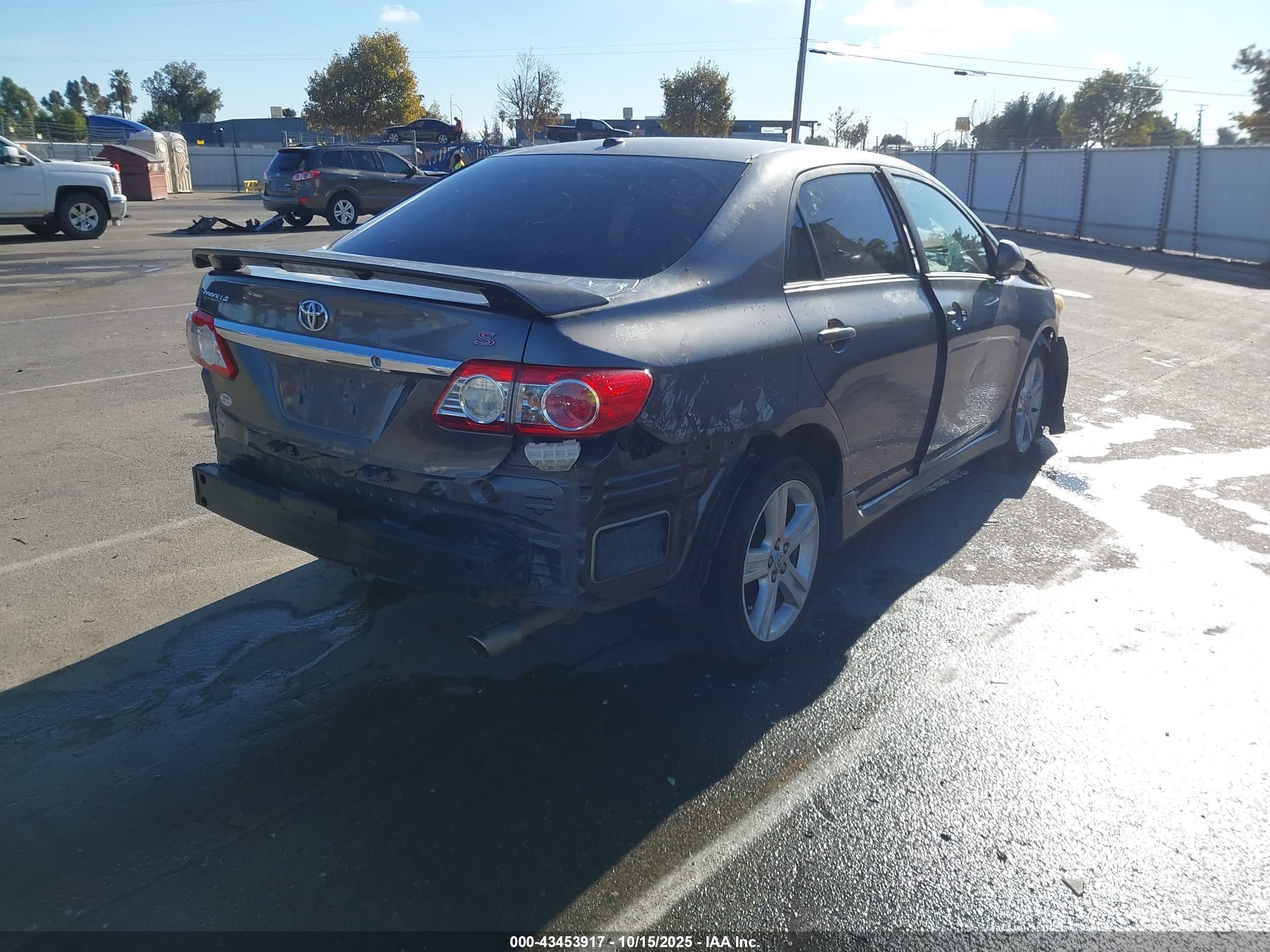 TOYOTA COROLLA image 4