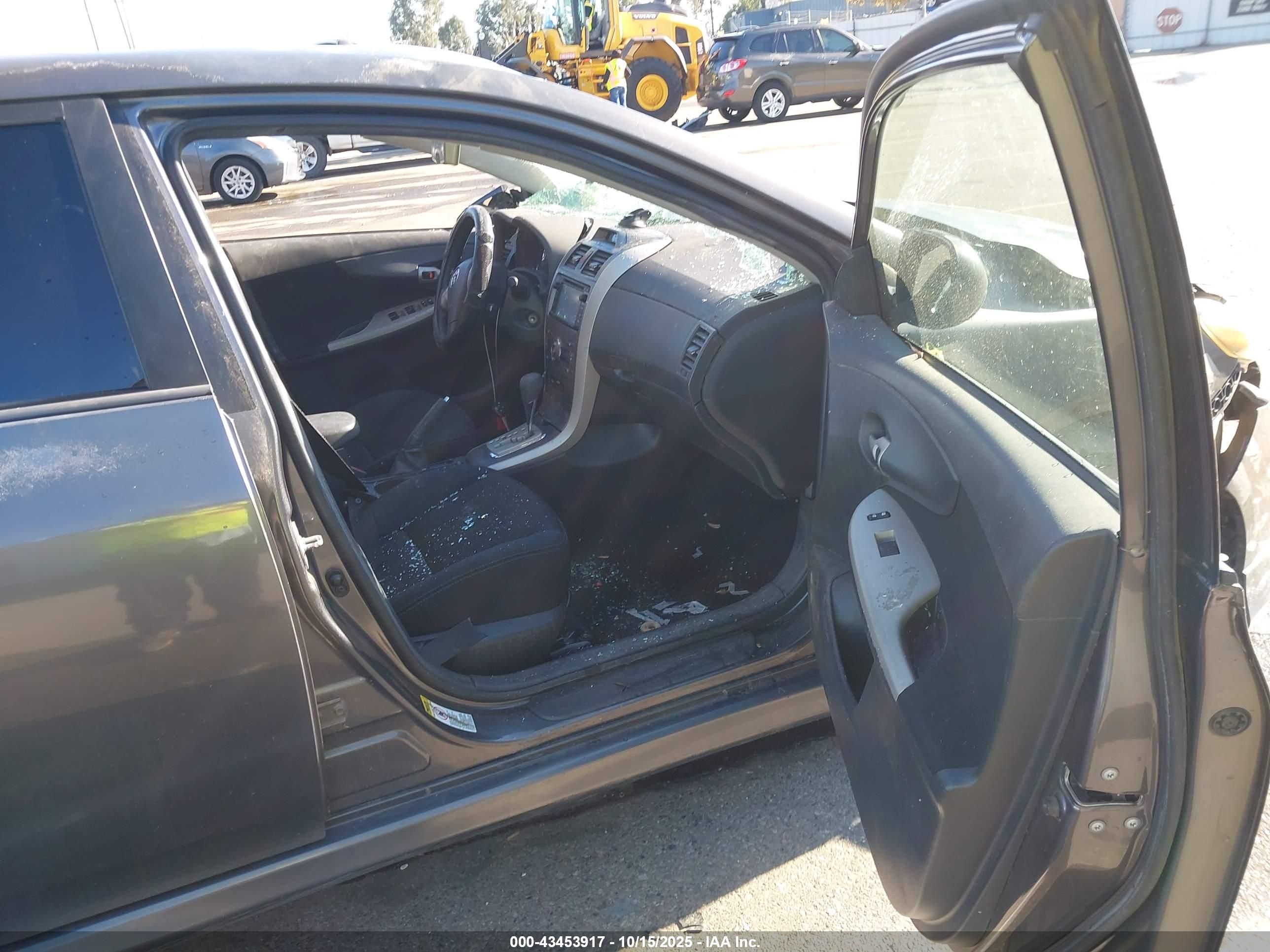 TOYOTA COROLLA image 5