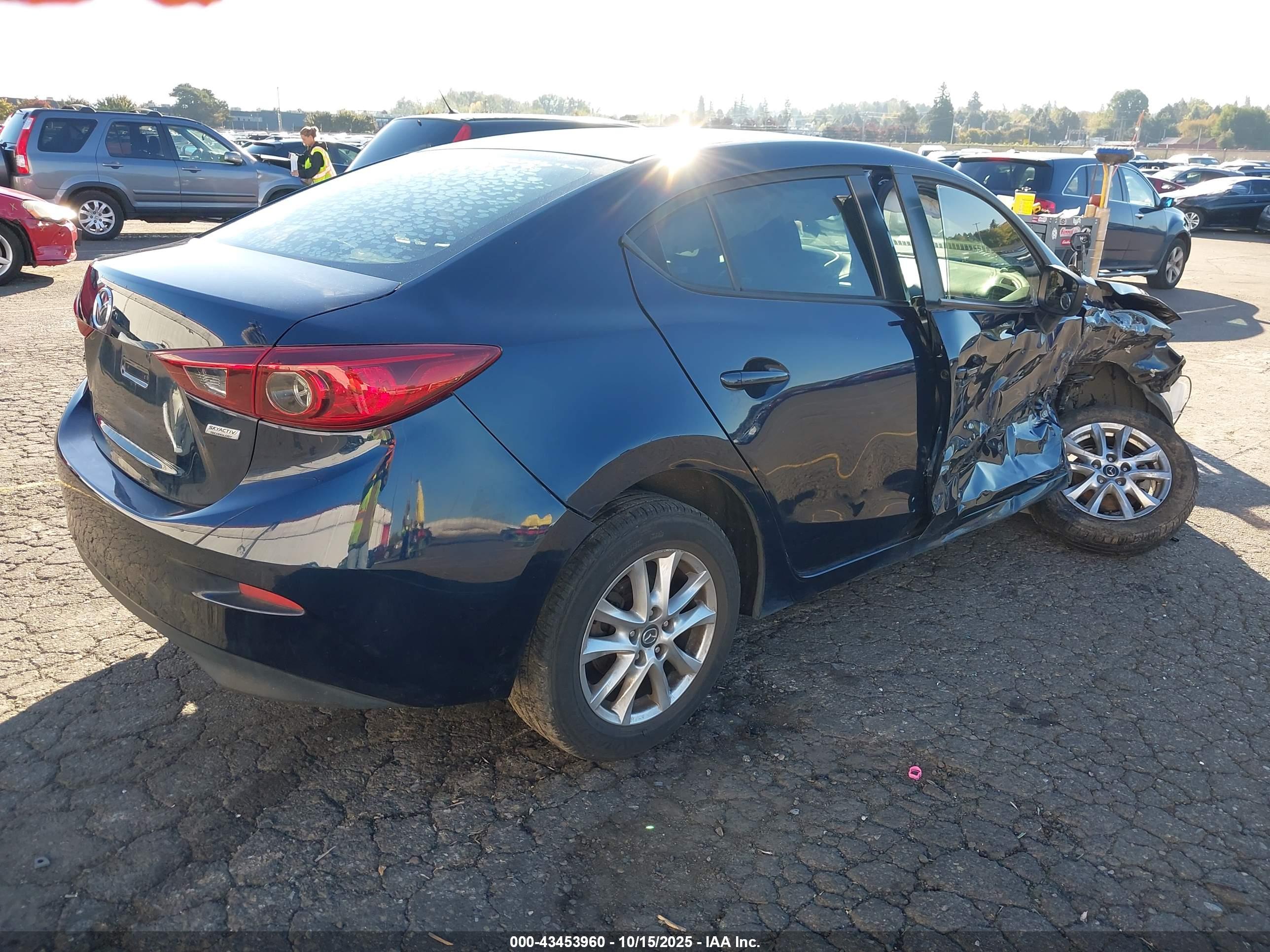 MAZDA MAZDA3 image 4