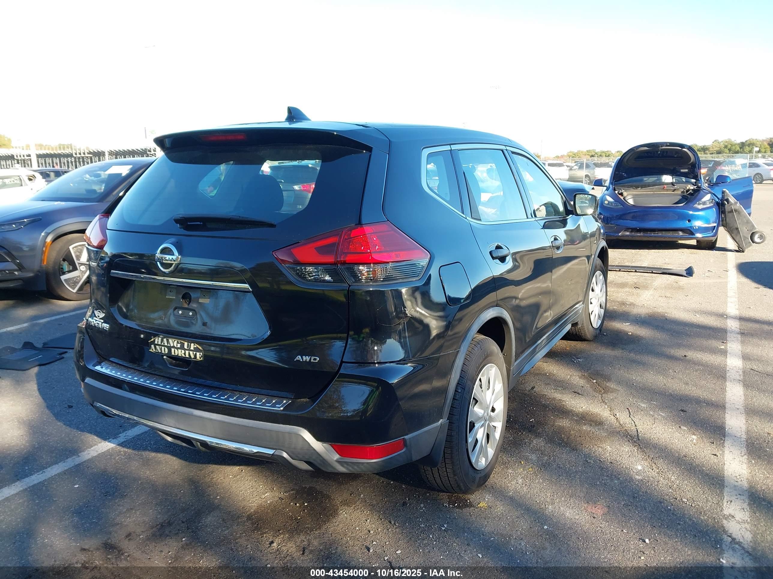 NISSAN ROGUE image 4