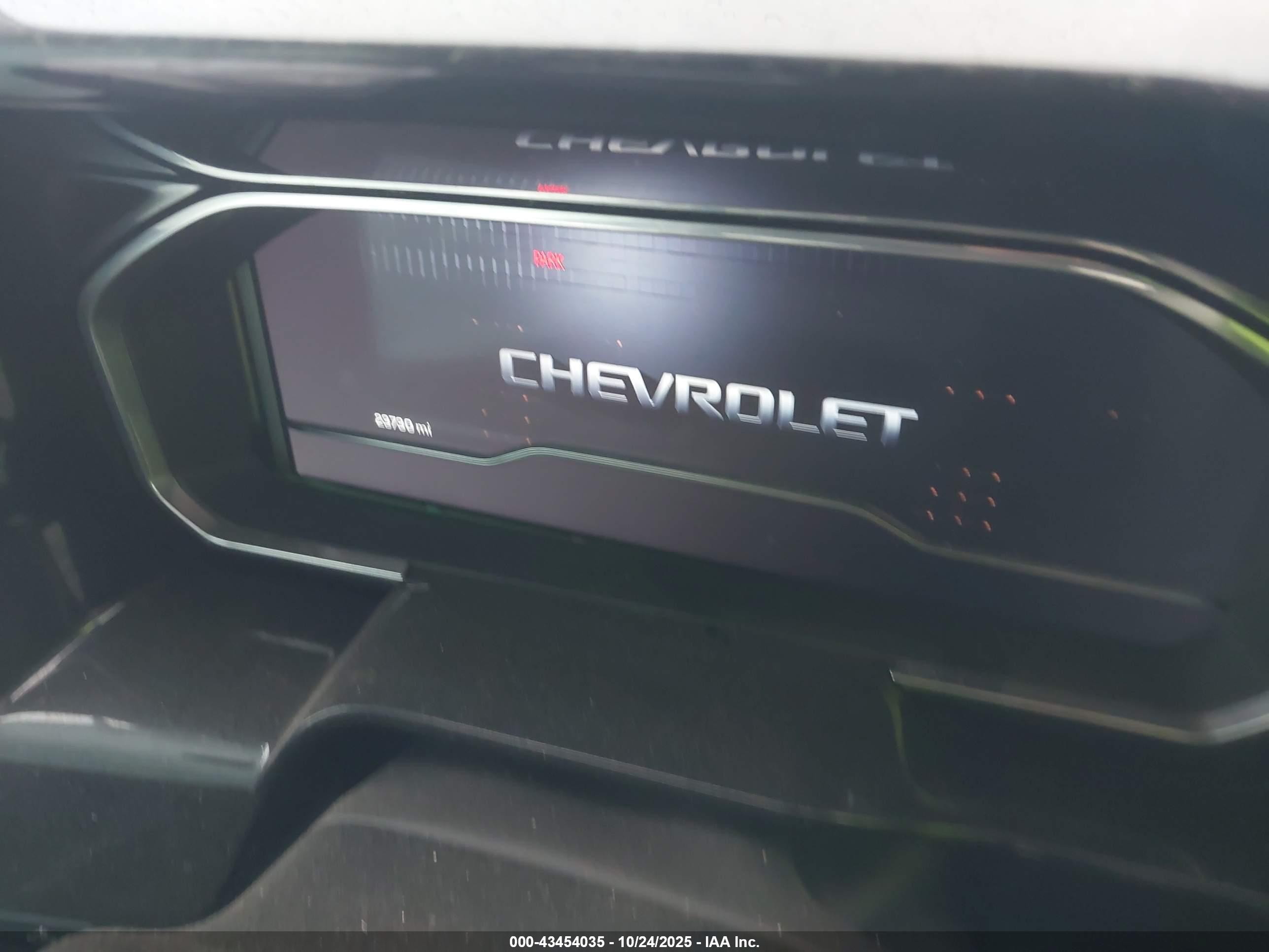 CHEVROLET SILVERADO image 7