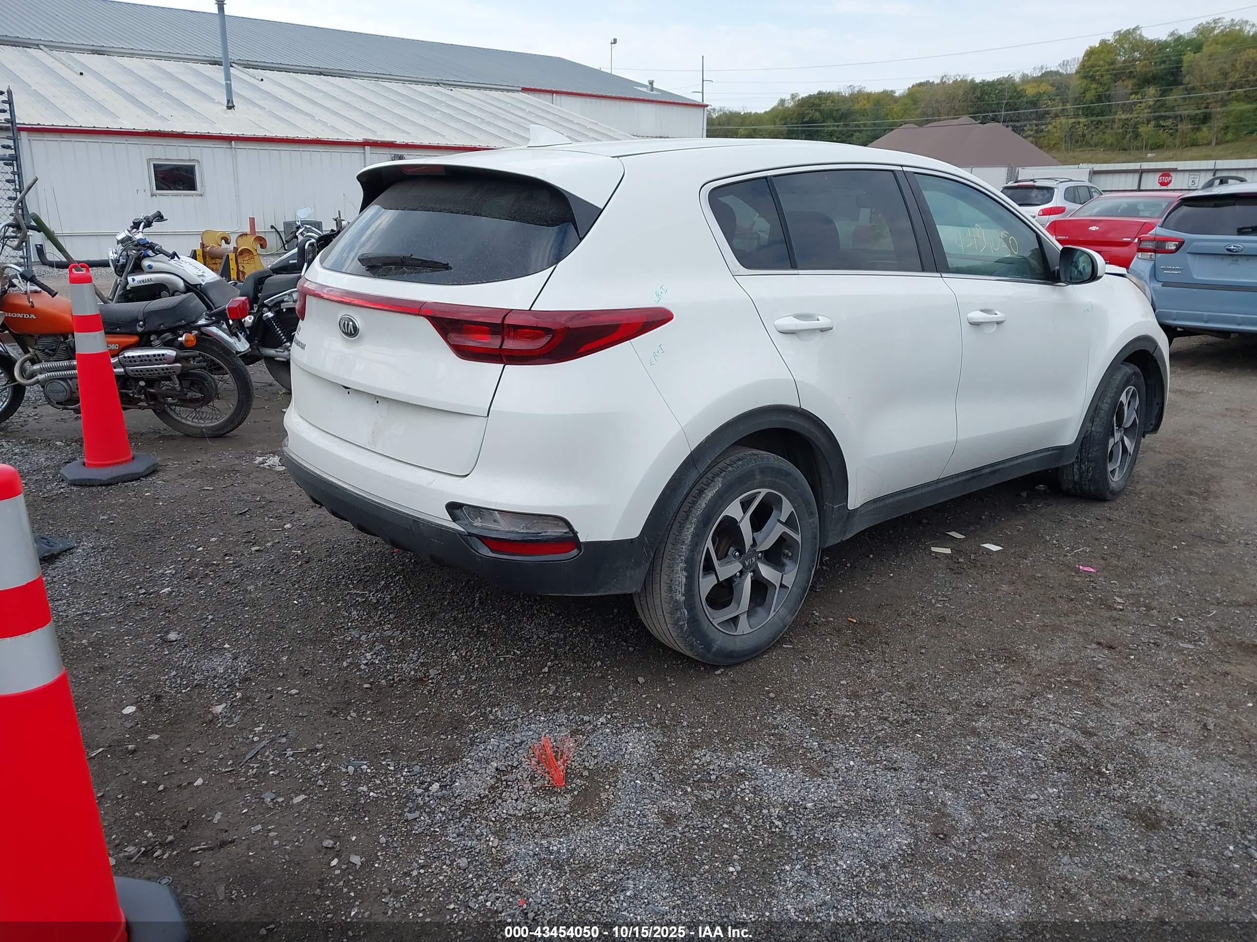 KIA SPORTAGE image 4