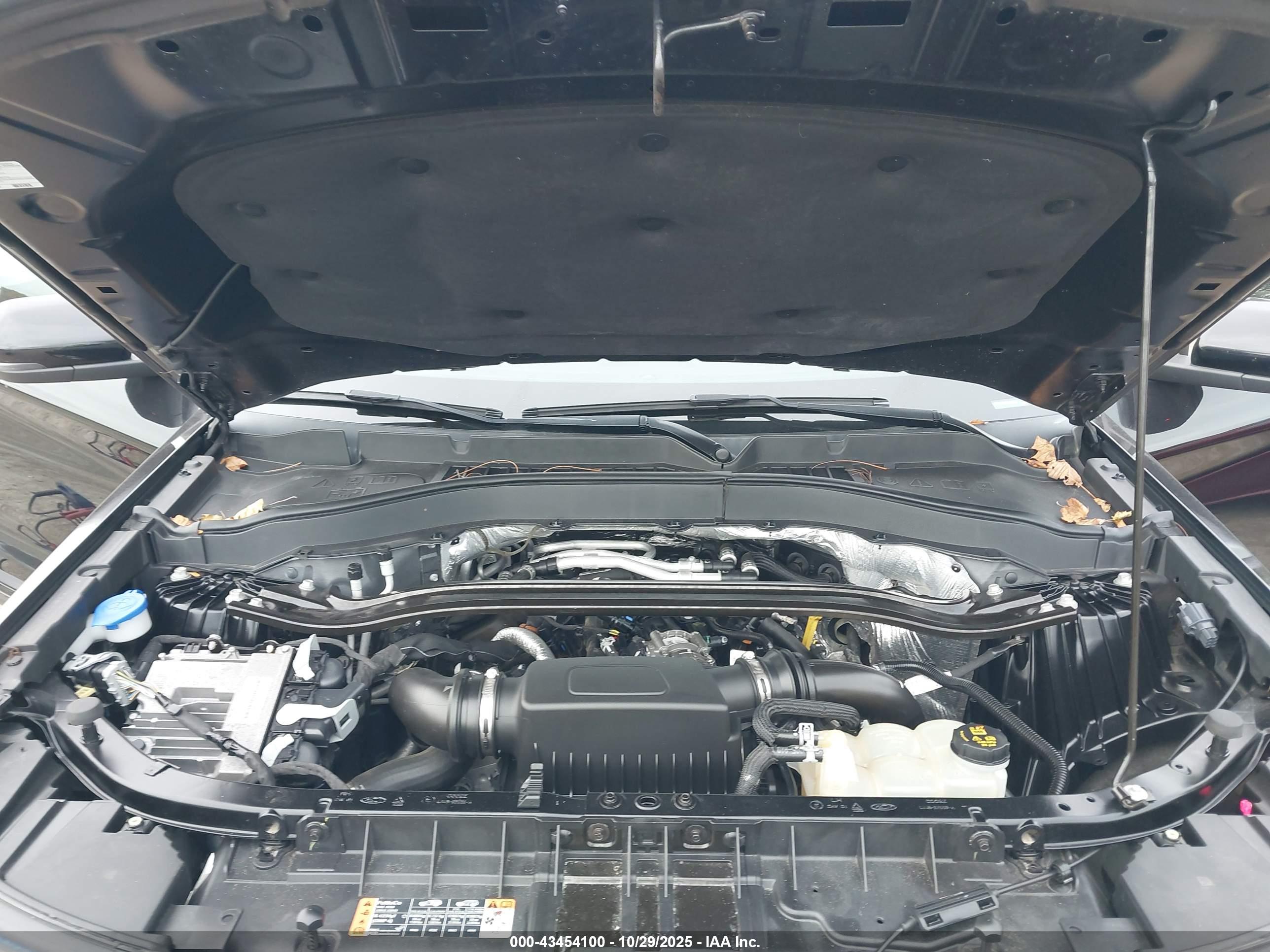 FORD EXPLORER image 10