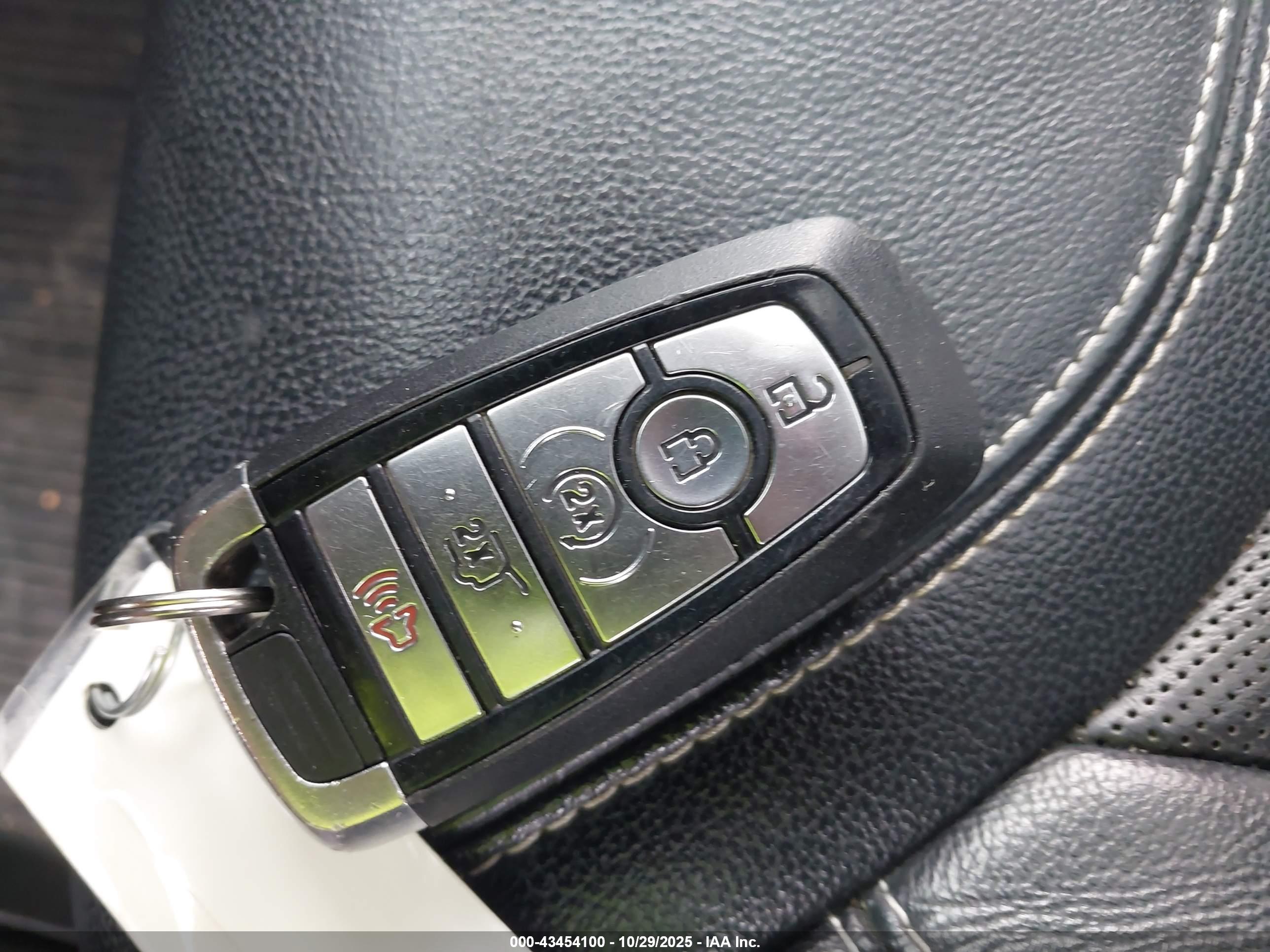 FORD EXPLORER image 11