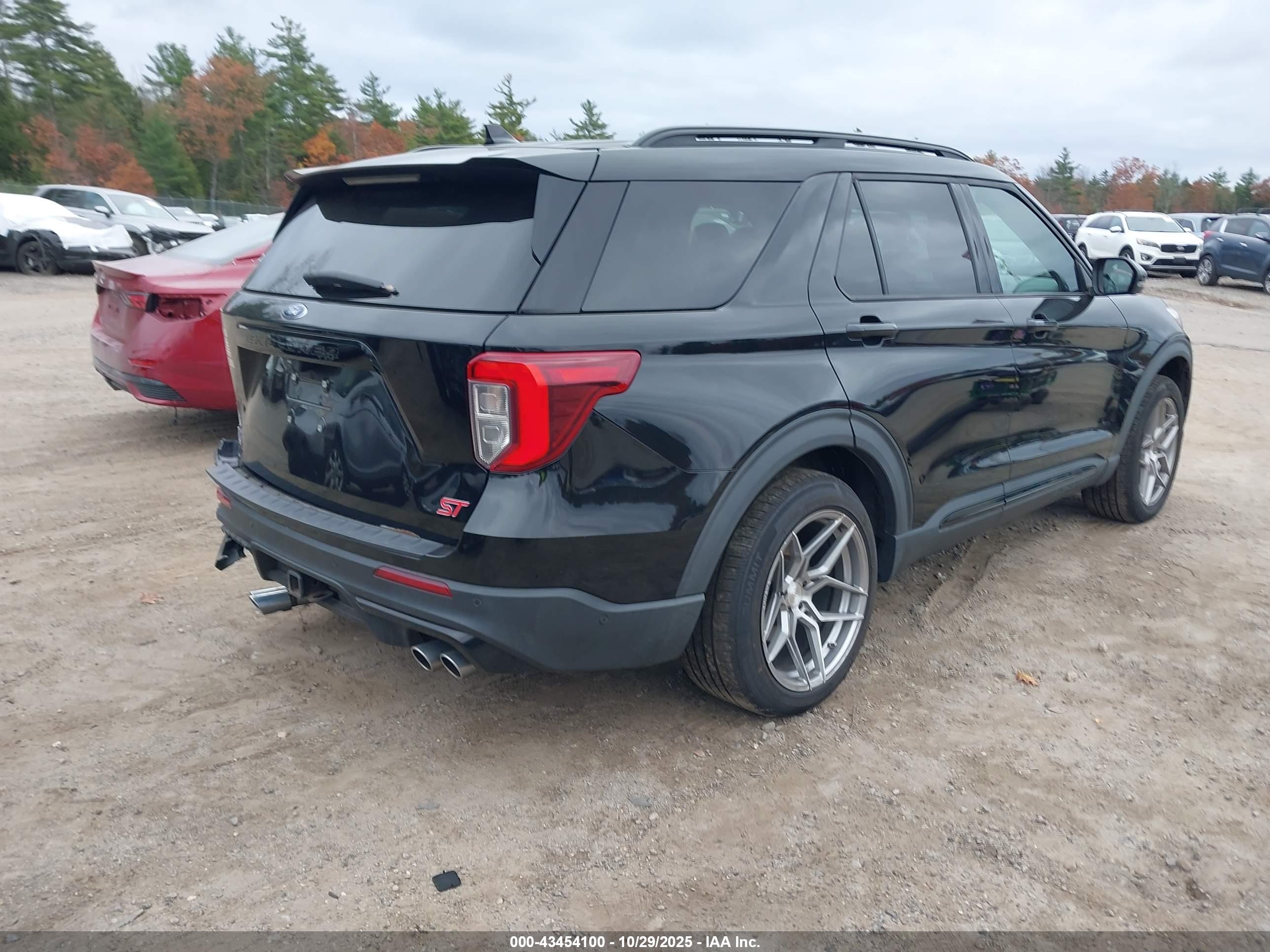 FORD EXPLORER image 4