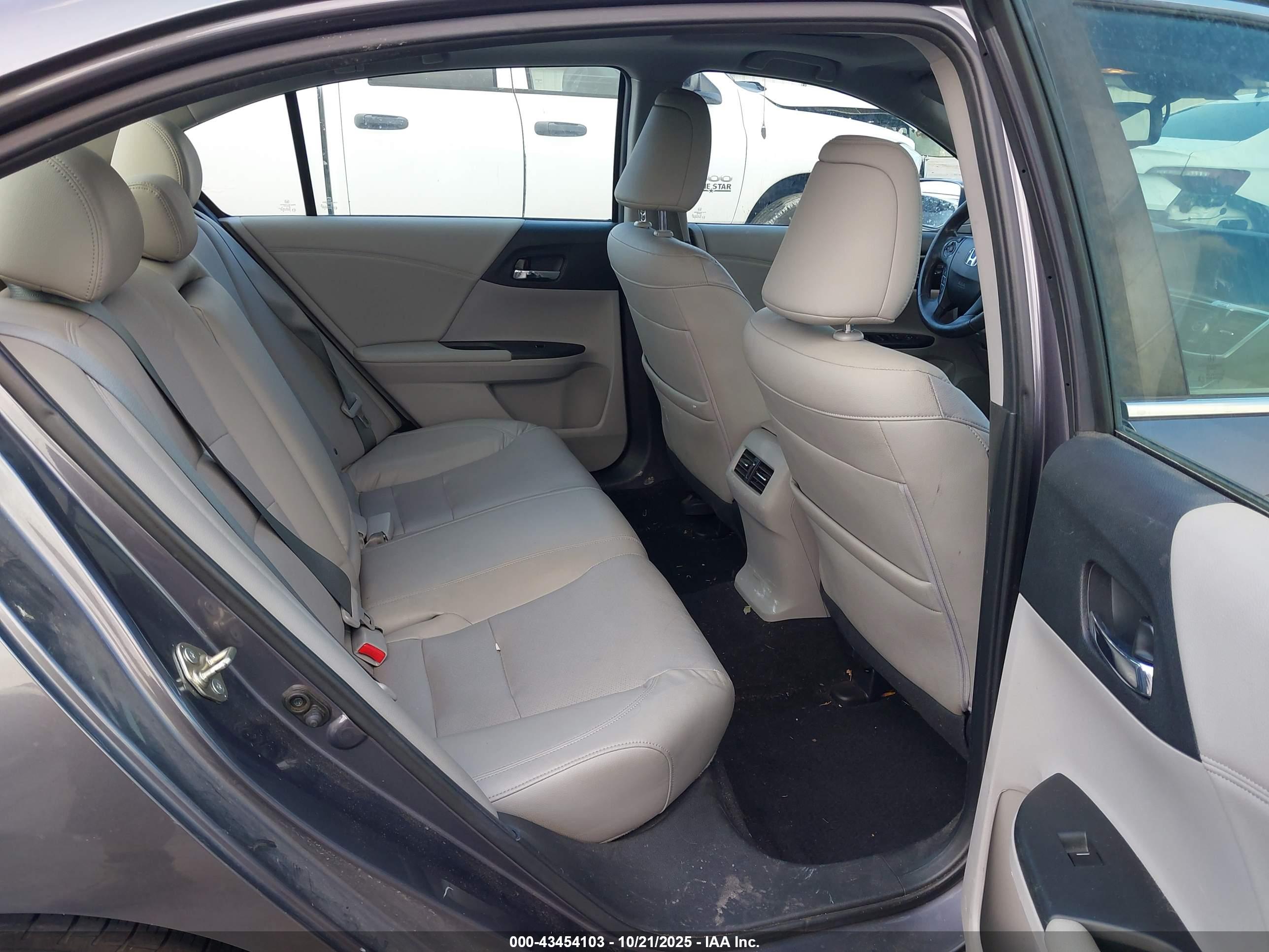 HONDA ACCORD image 8