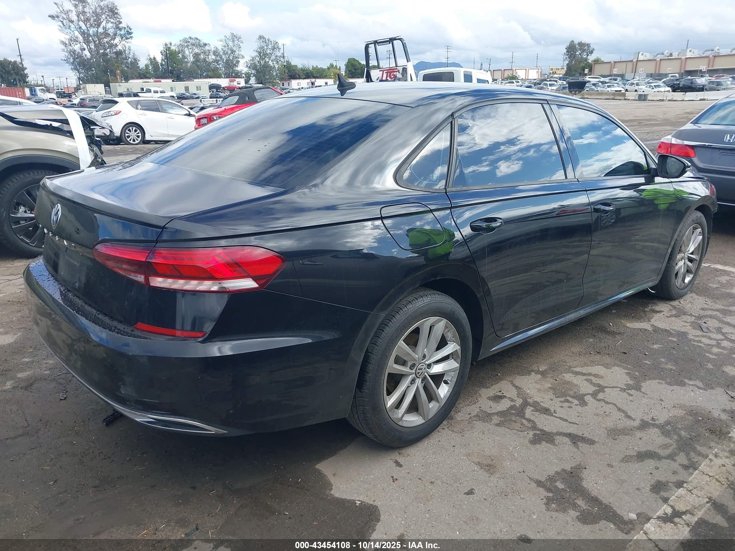 VOLKSWAGEN PASSAT image 4