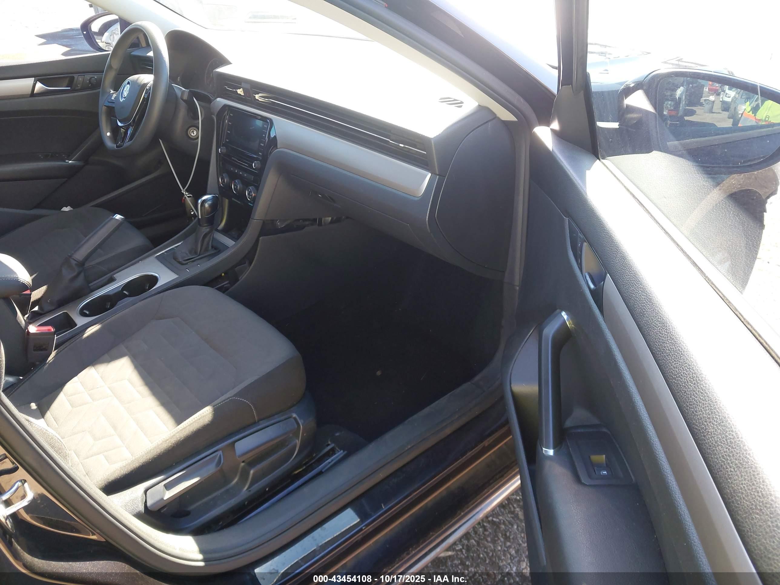 VOLKSWAGEN PASSAT image 5
