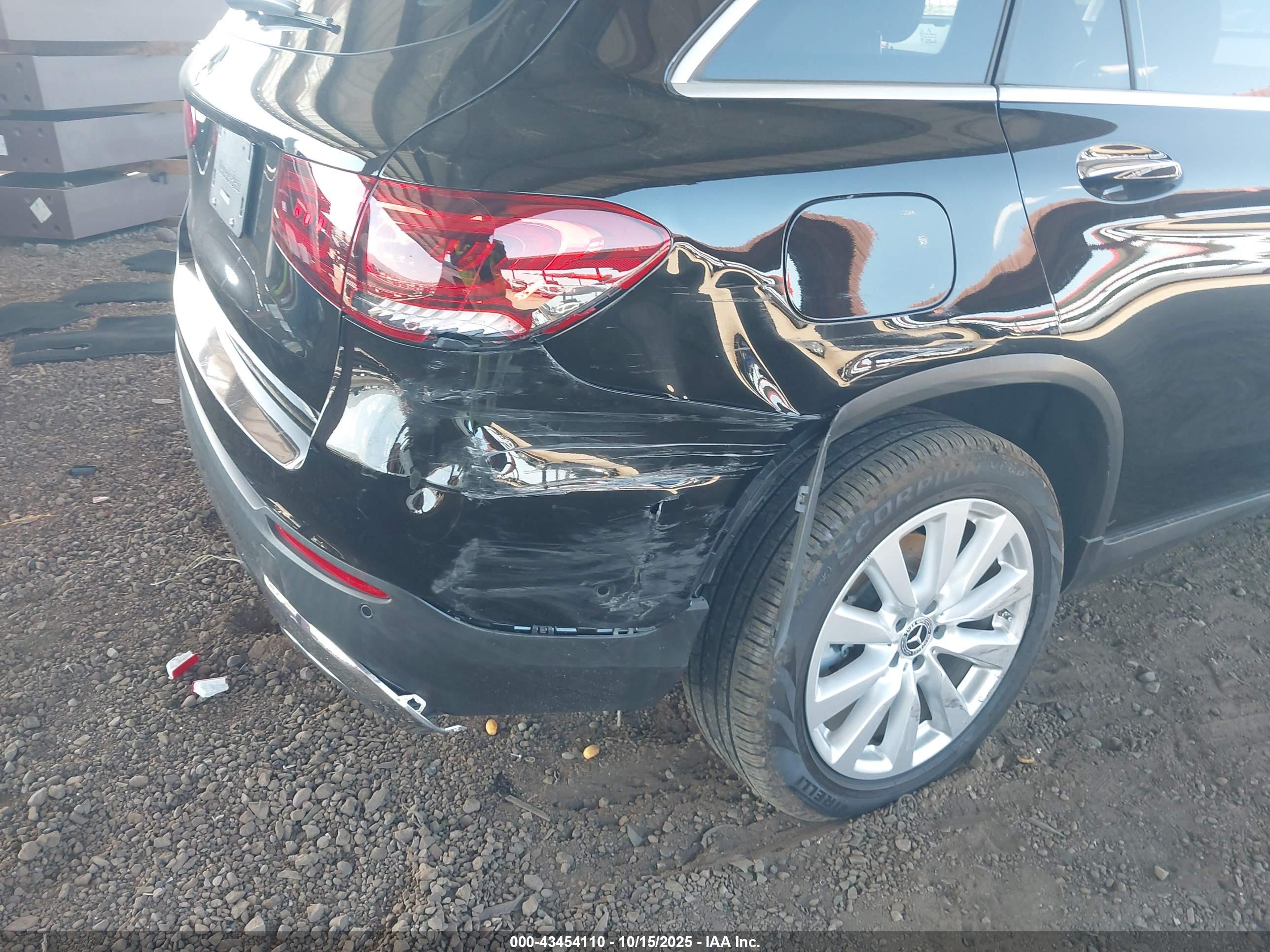 MERCEDES-BENZ GLC image 6