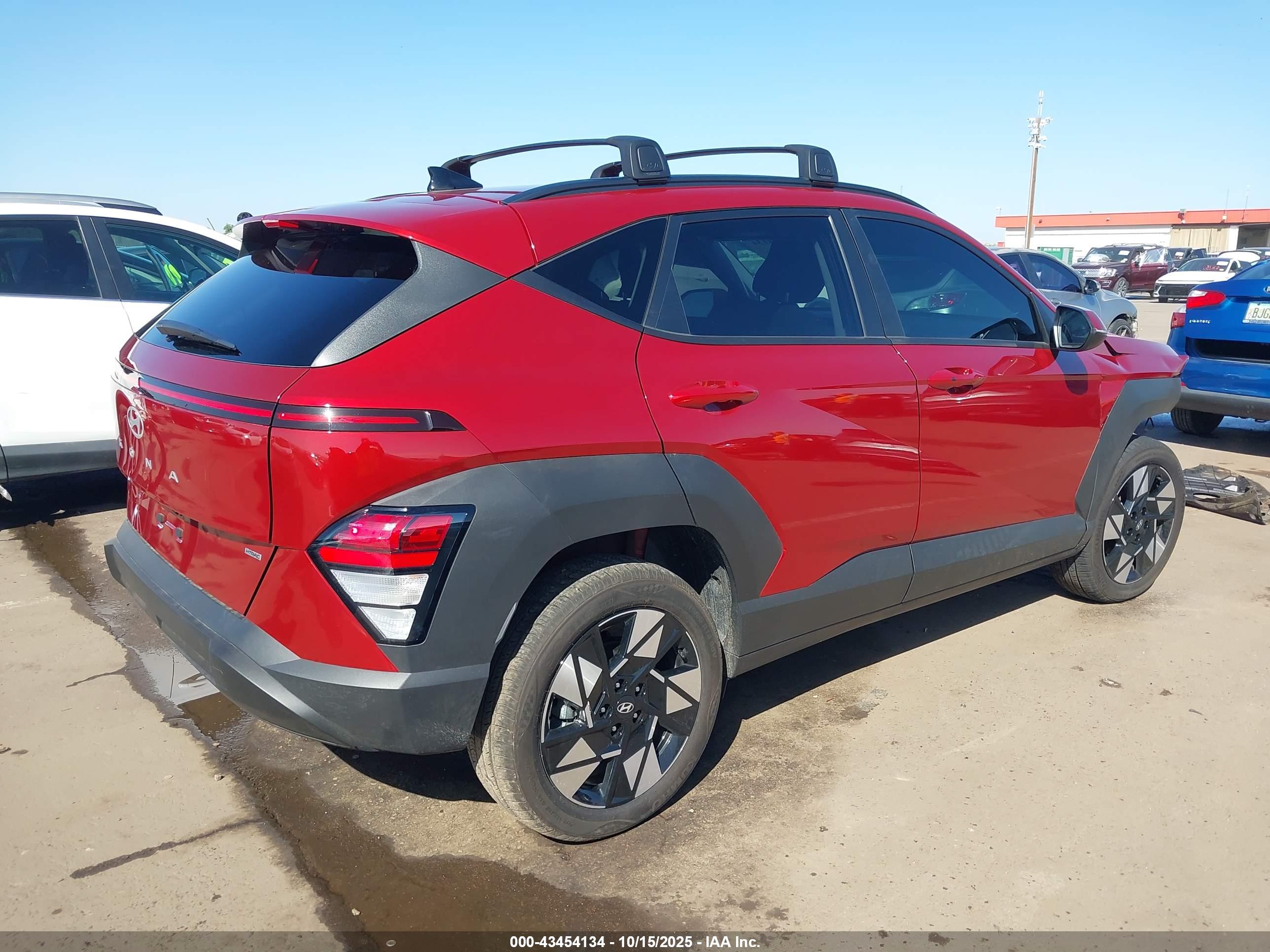 HYUNDAI KONA image 4