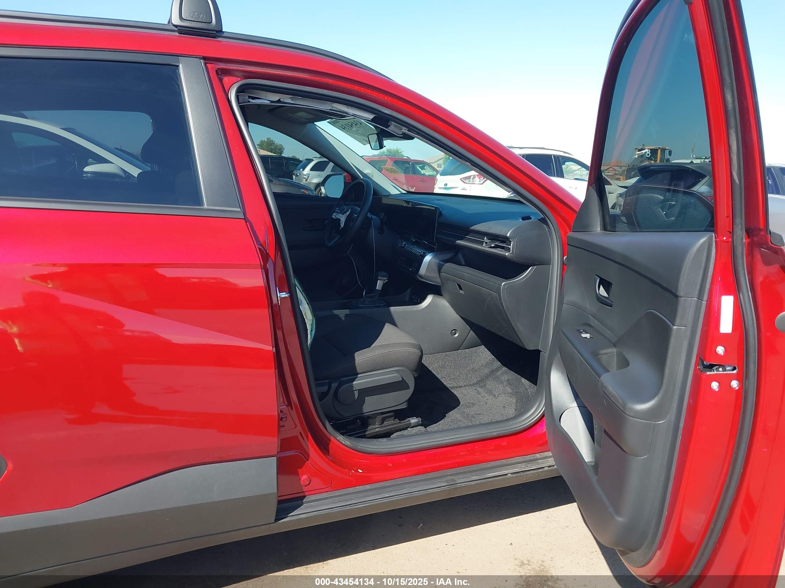 HYUNDAI KONA image 5
