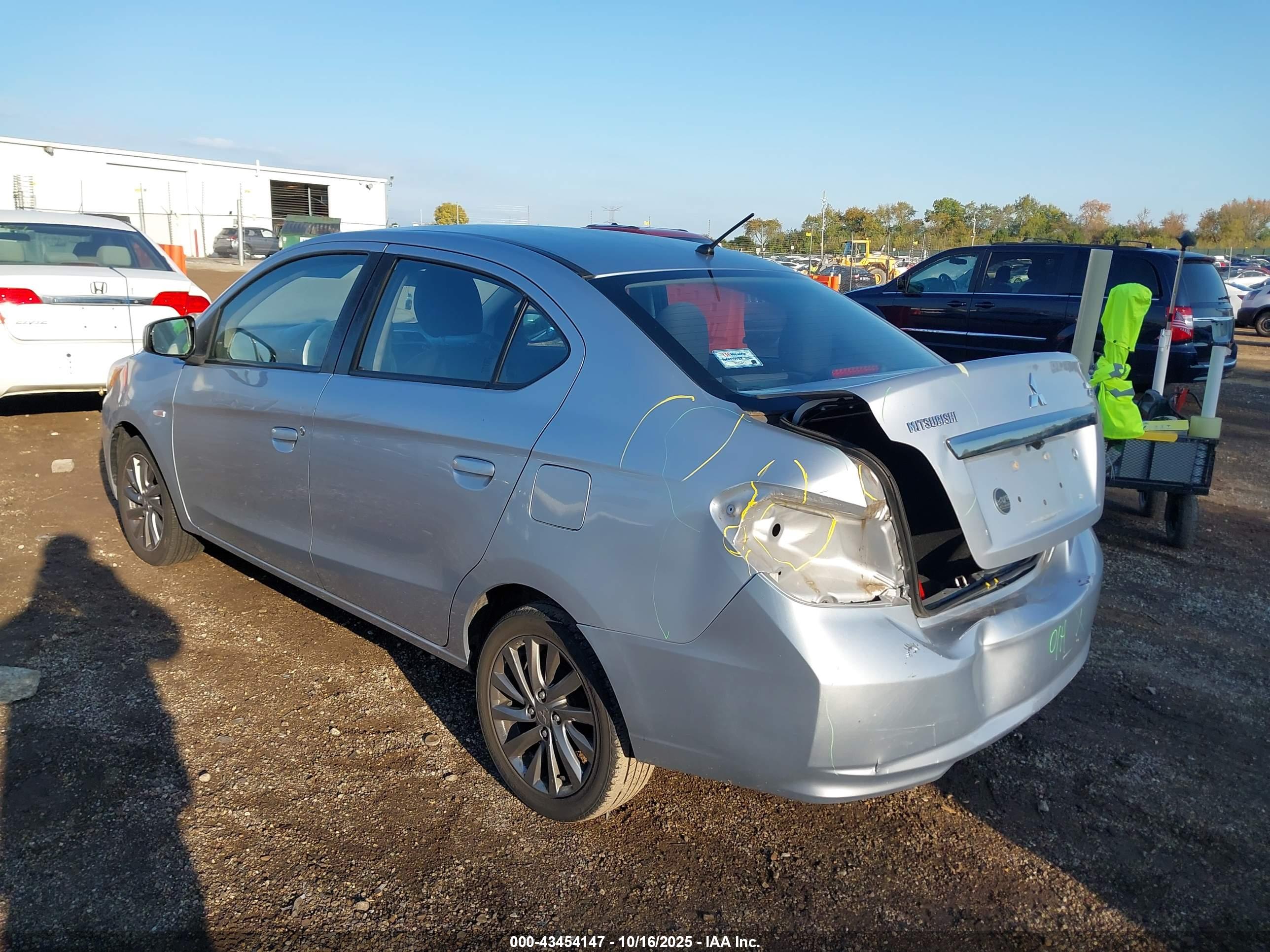MITSUBISHI MIRAGE image 3
