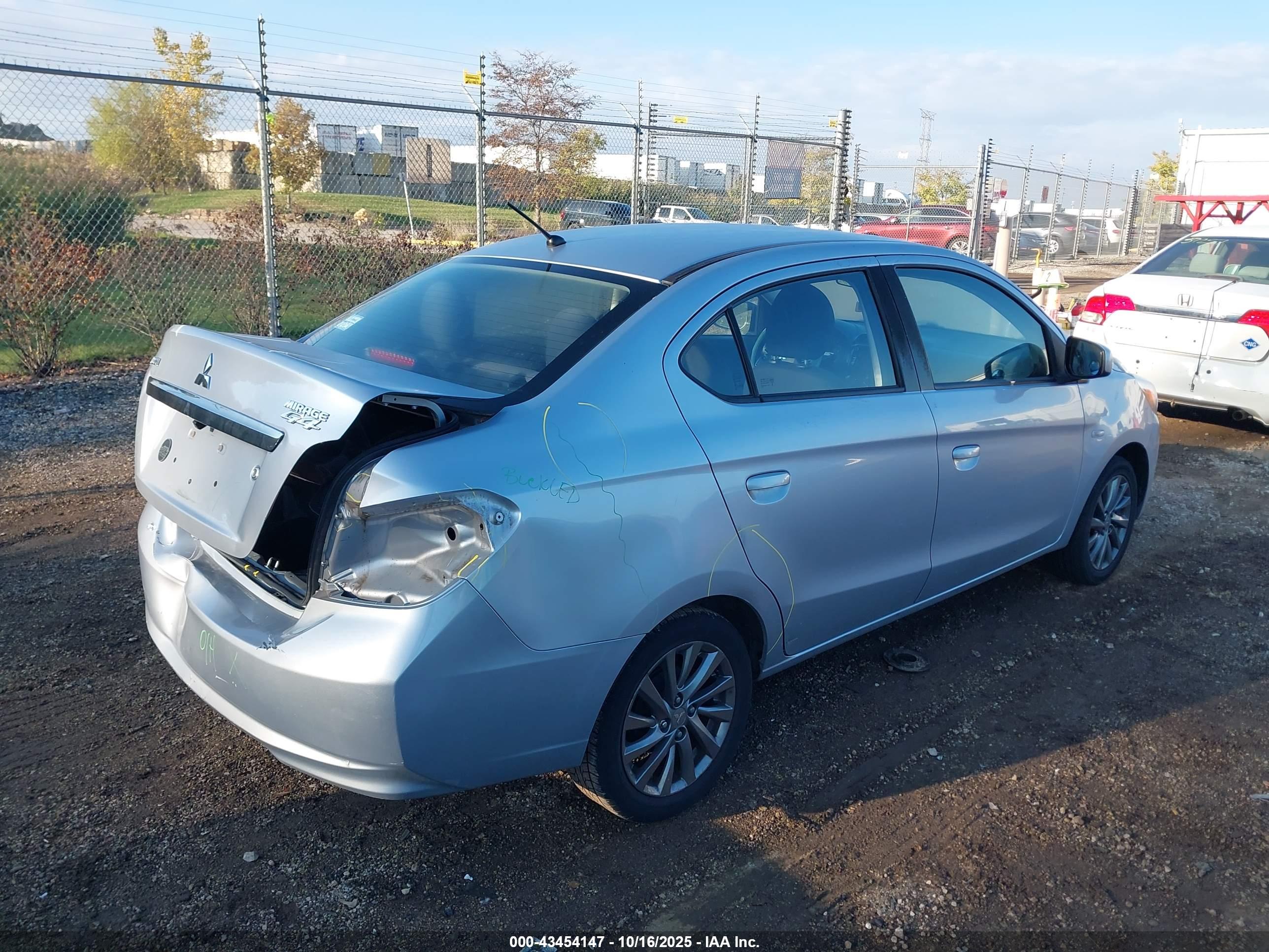 MITSUBISHI MIRAGE image 4