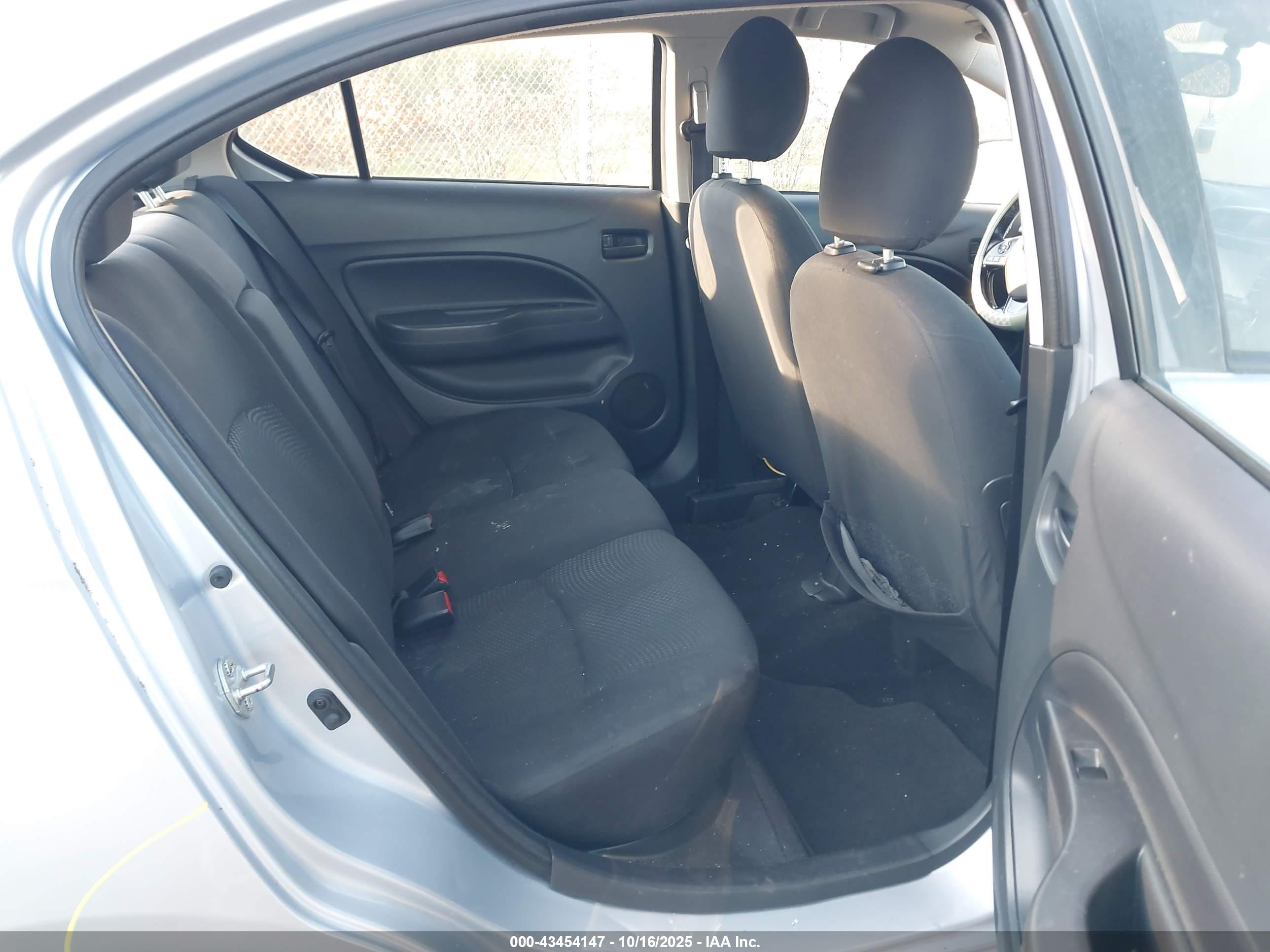 MITSUBISHI MIRAGE image 8