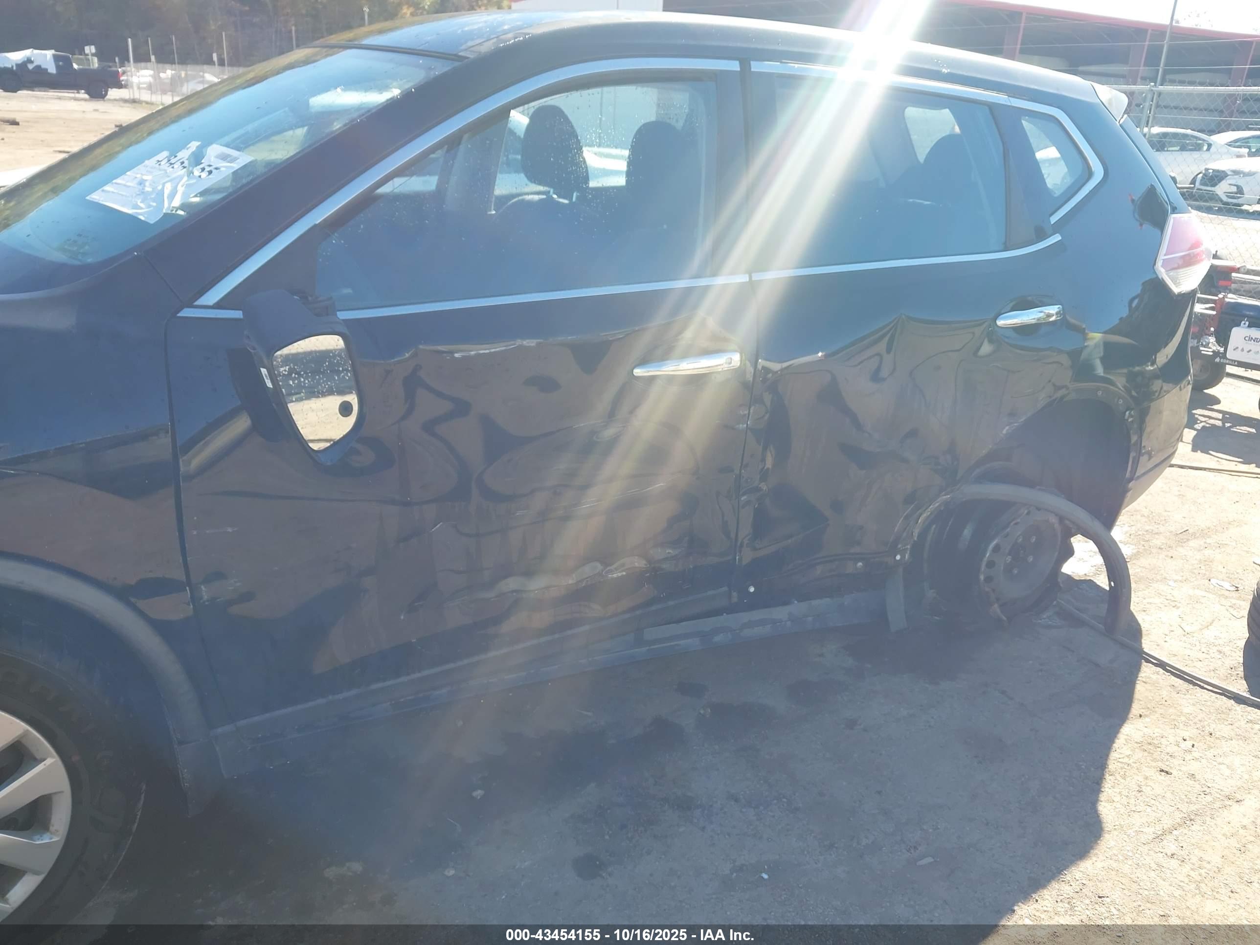 NISSAN ROGUE image 6