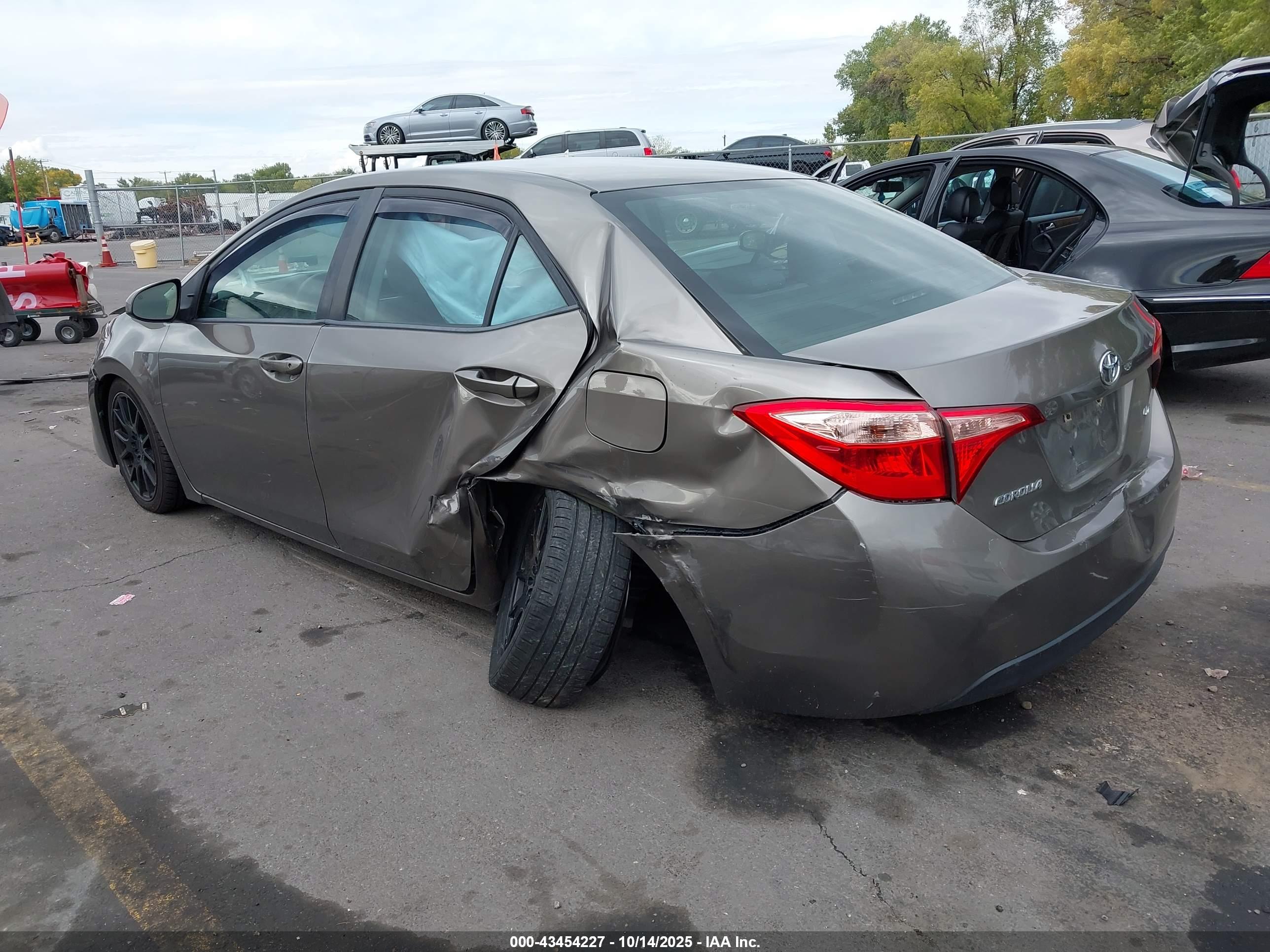 TOYOTA COROLLA image 3