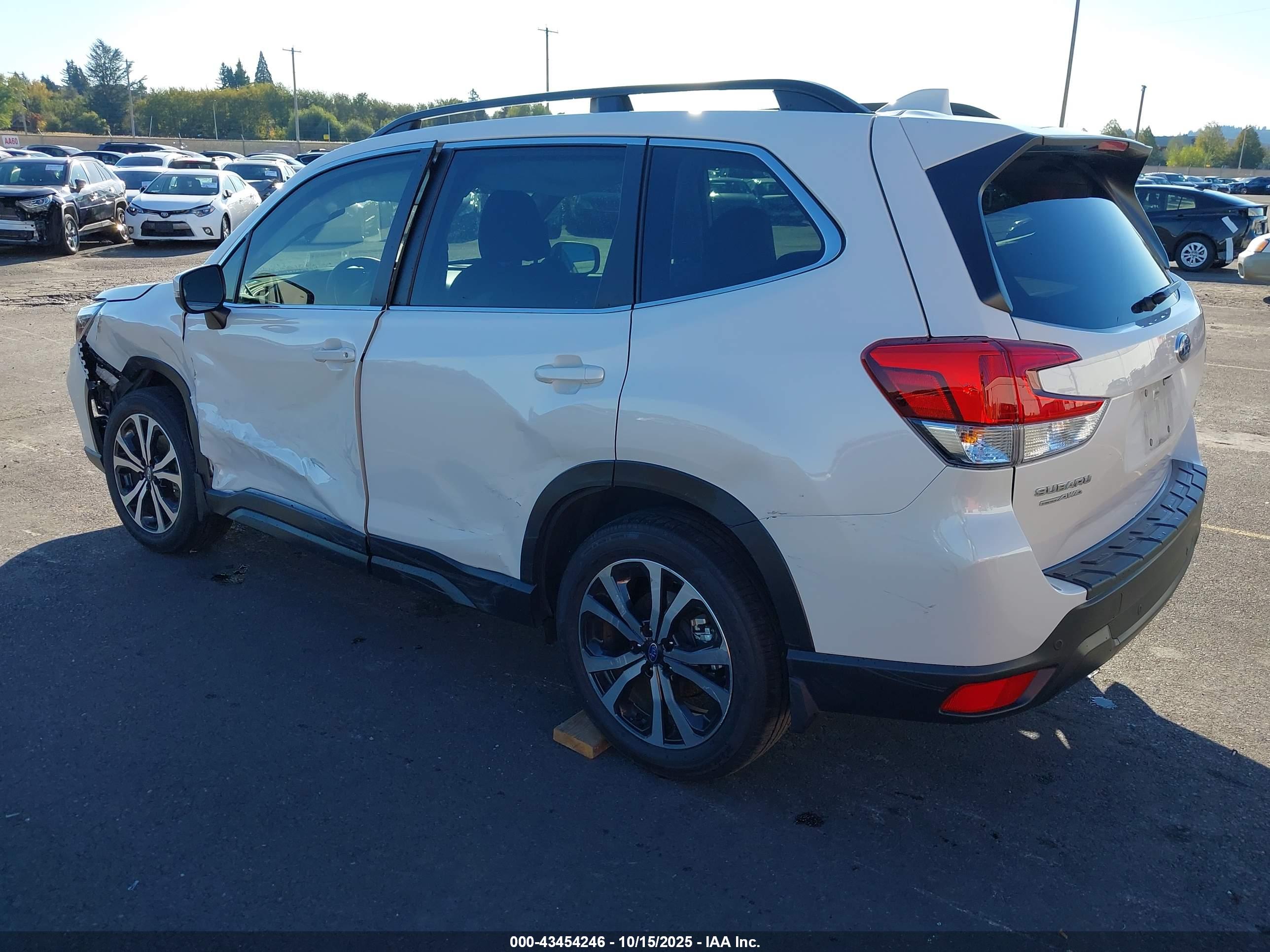 SUBARU FORESTER image 3