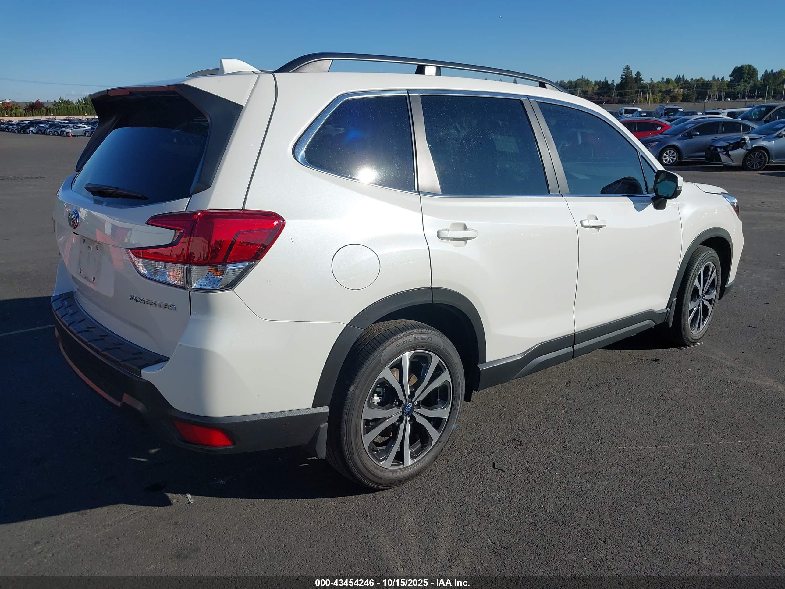 SUBARU FORESTER image 4
