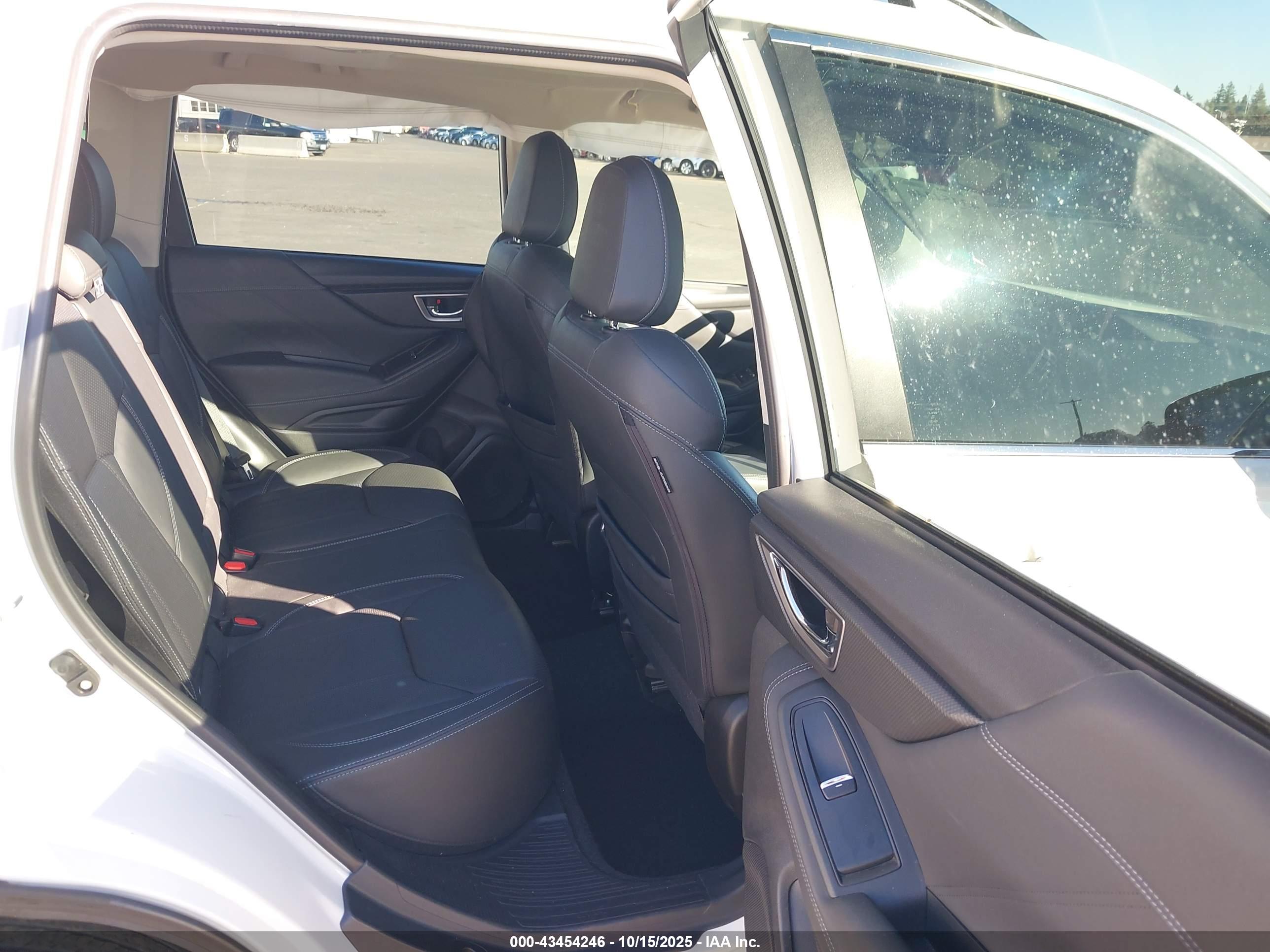 SUBARU FORESTER image 8