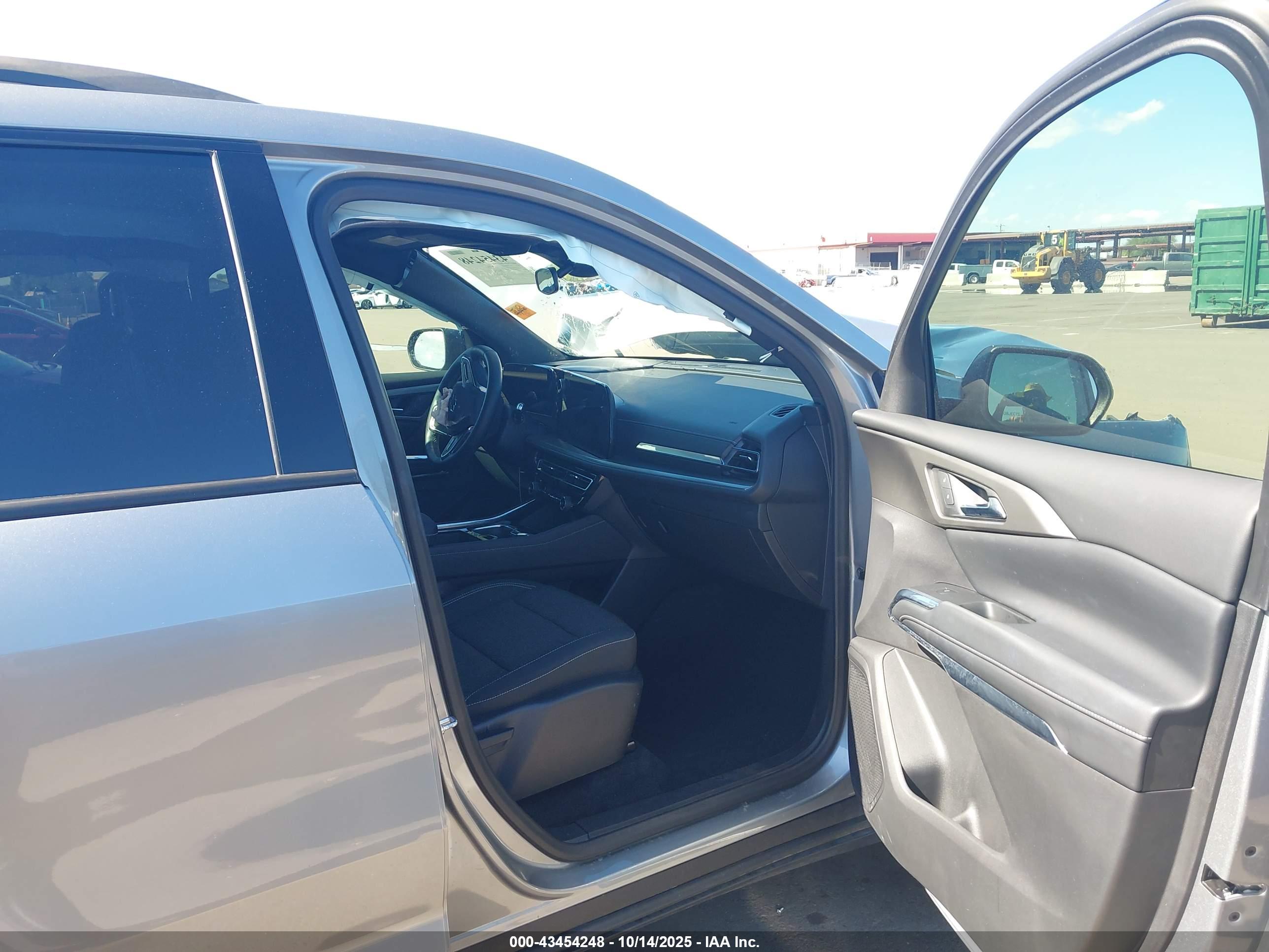 CHEVROLET TRAVERSE image 5
