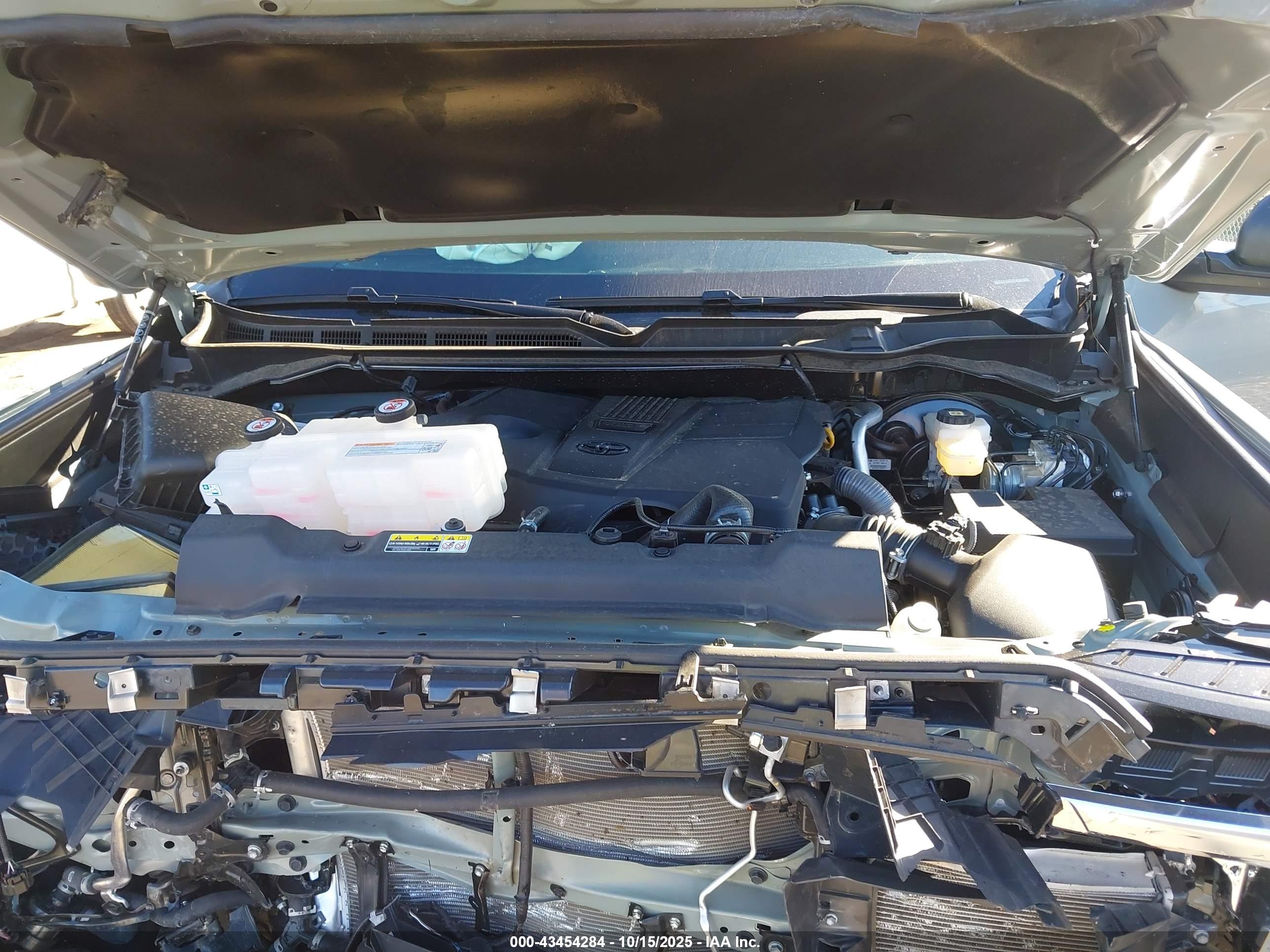 TOYOTA TUNDRA image 10