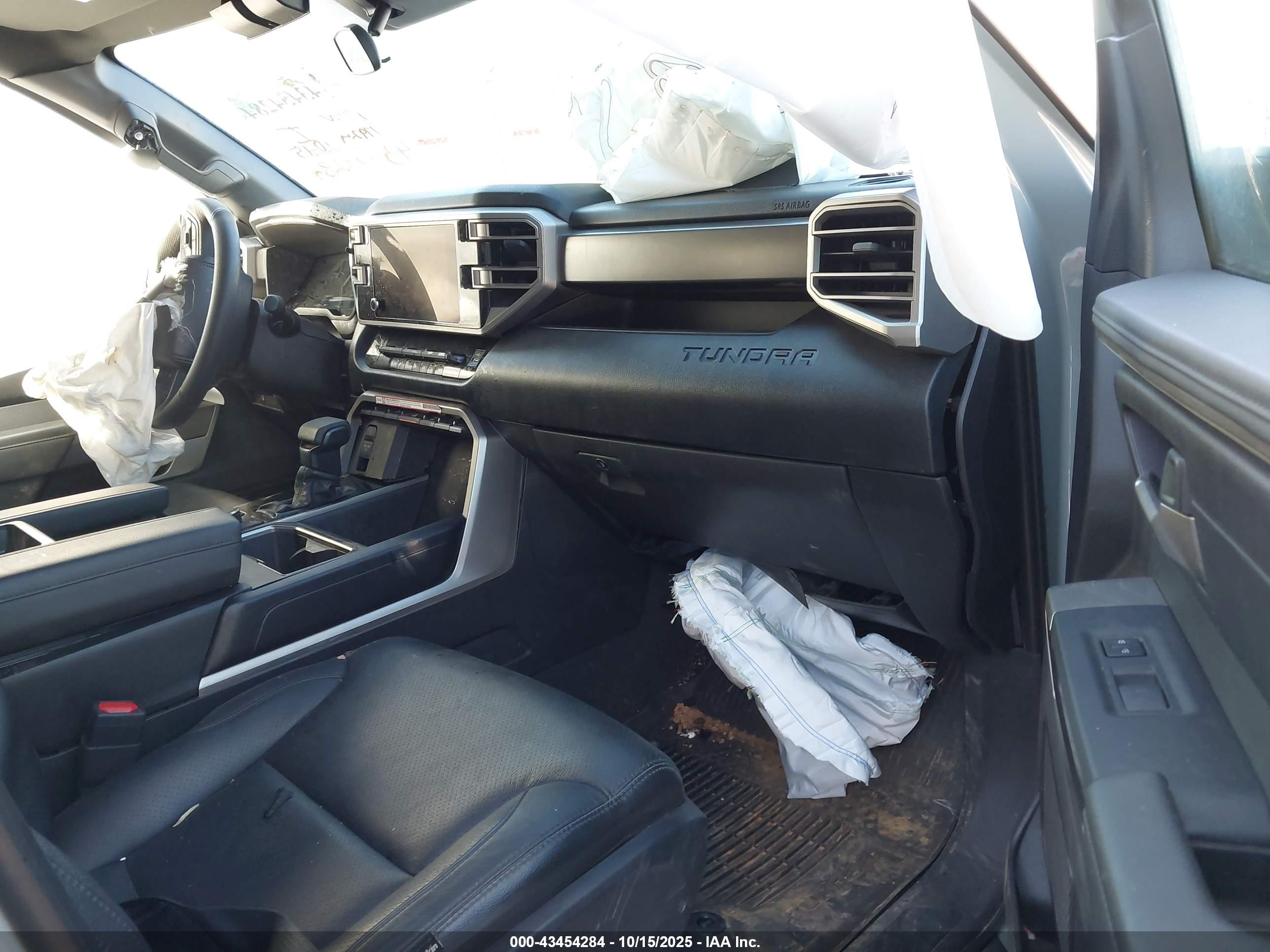TOYOTA TUNDRA image 5