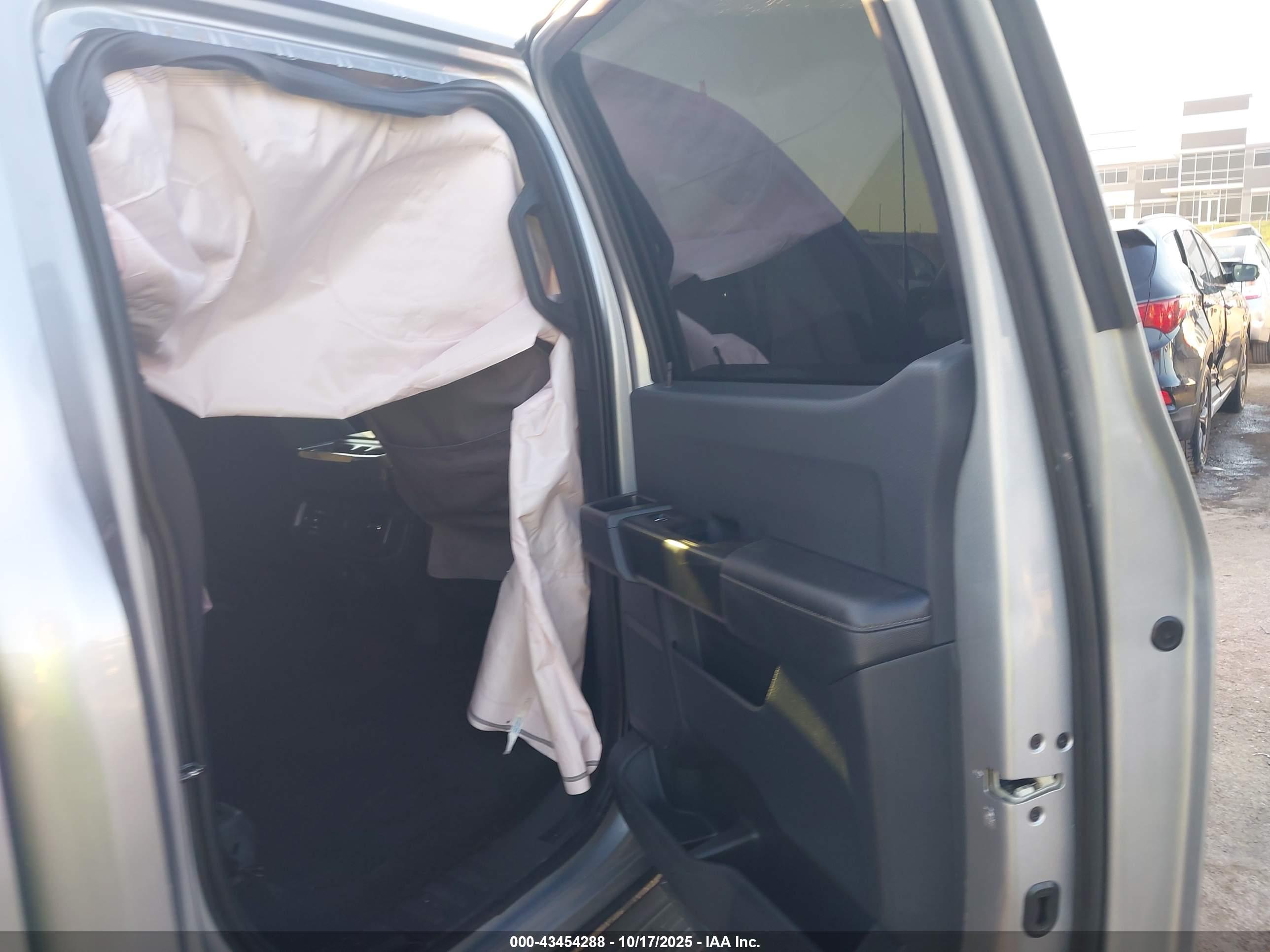 FORD F-150 image 8