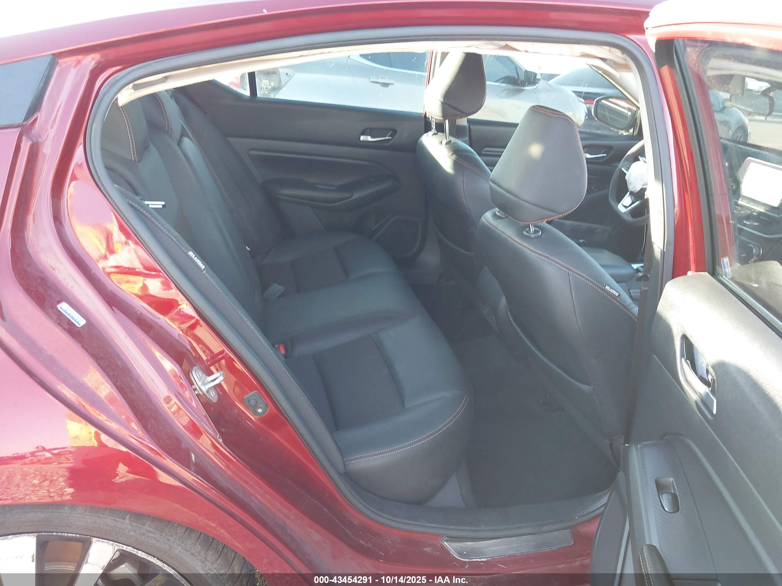 NISSAN ALTIMA image 8