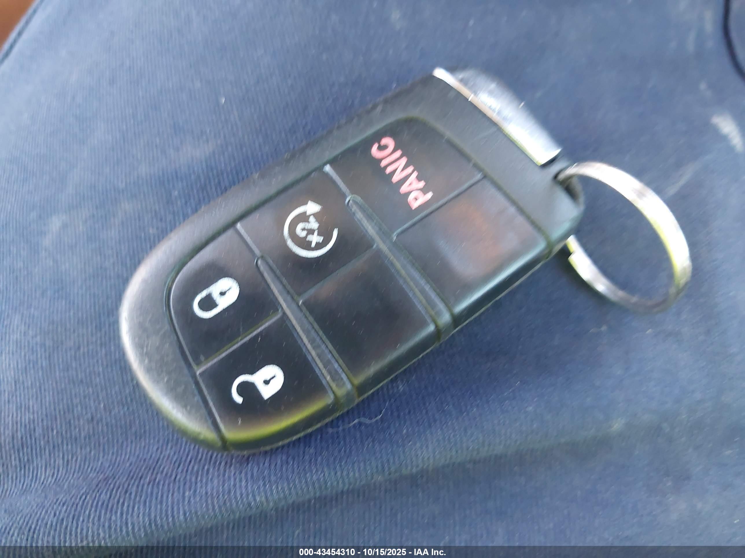 JEEP RENEGADE image 11