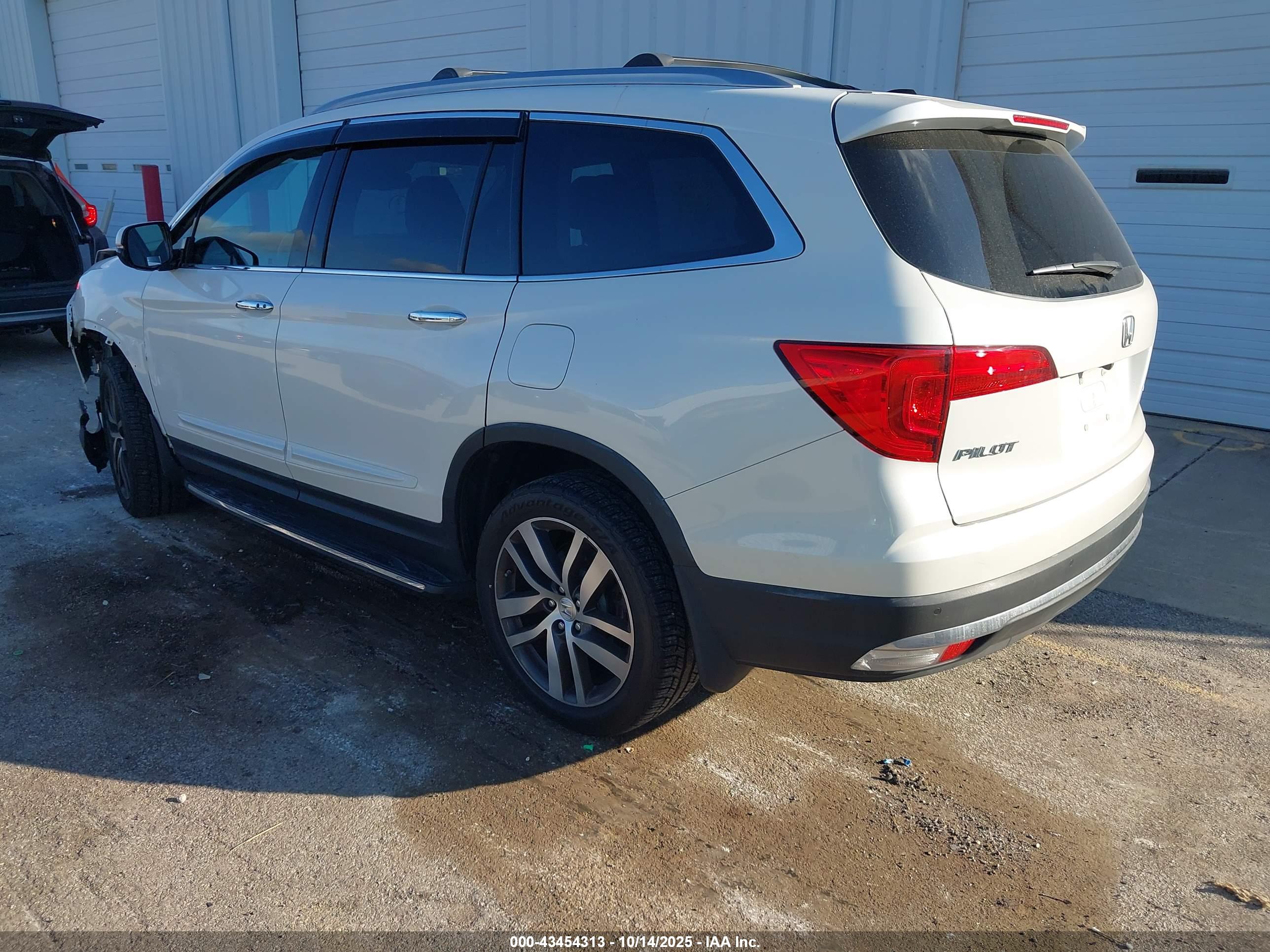 HONDA PILOT image 3