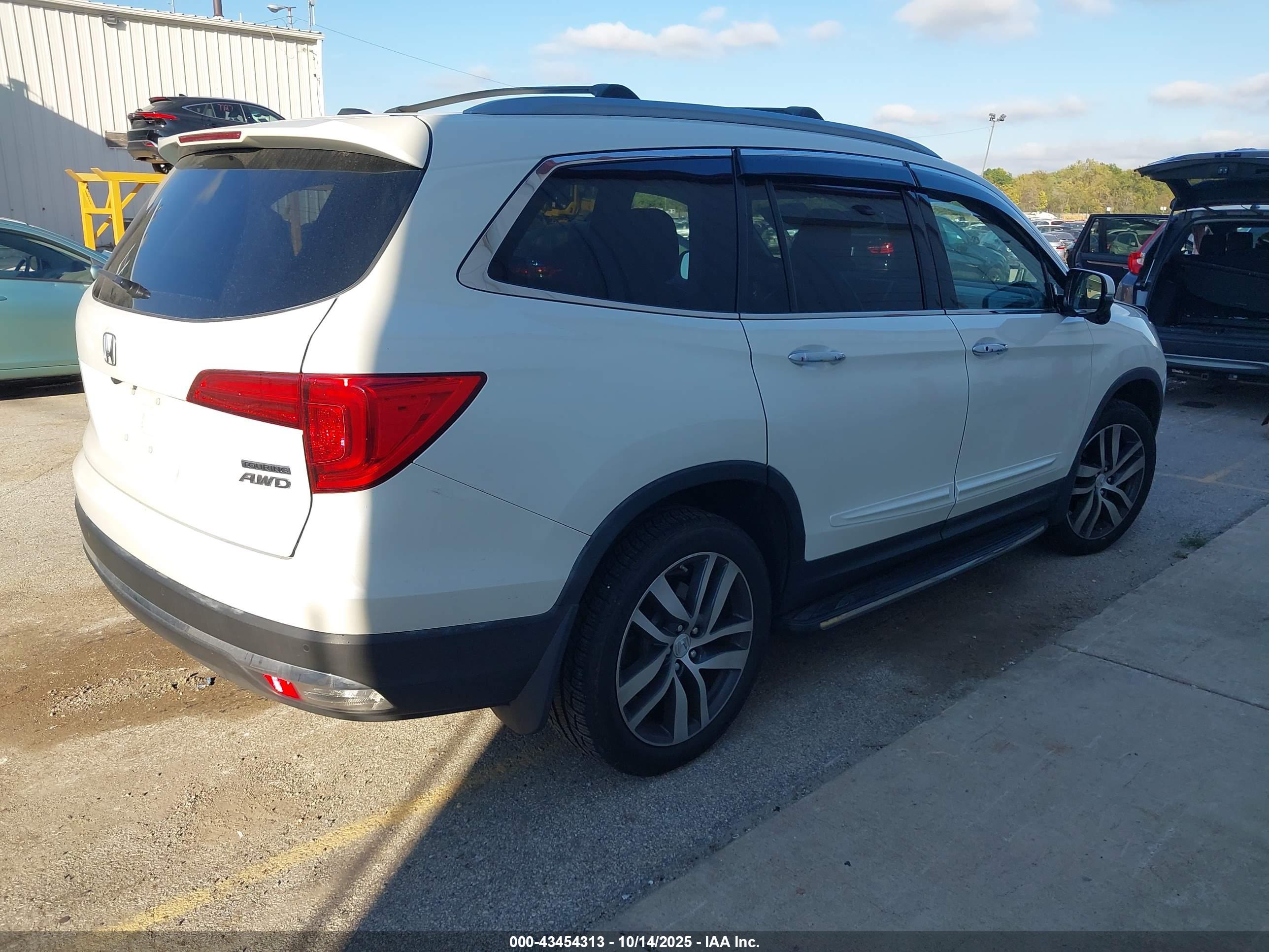 HONDA PILOT image 4