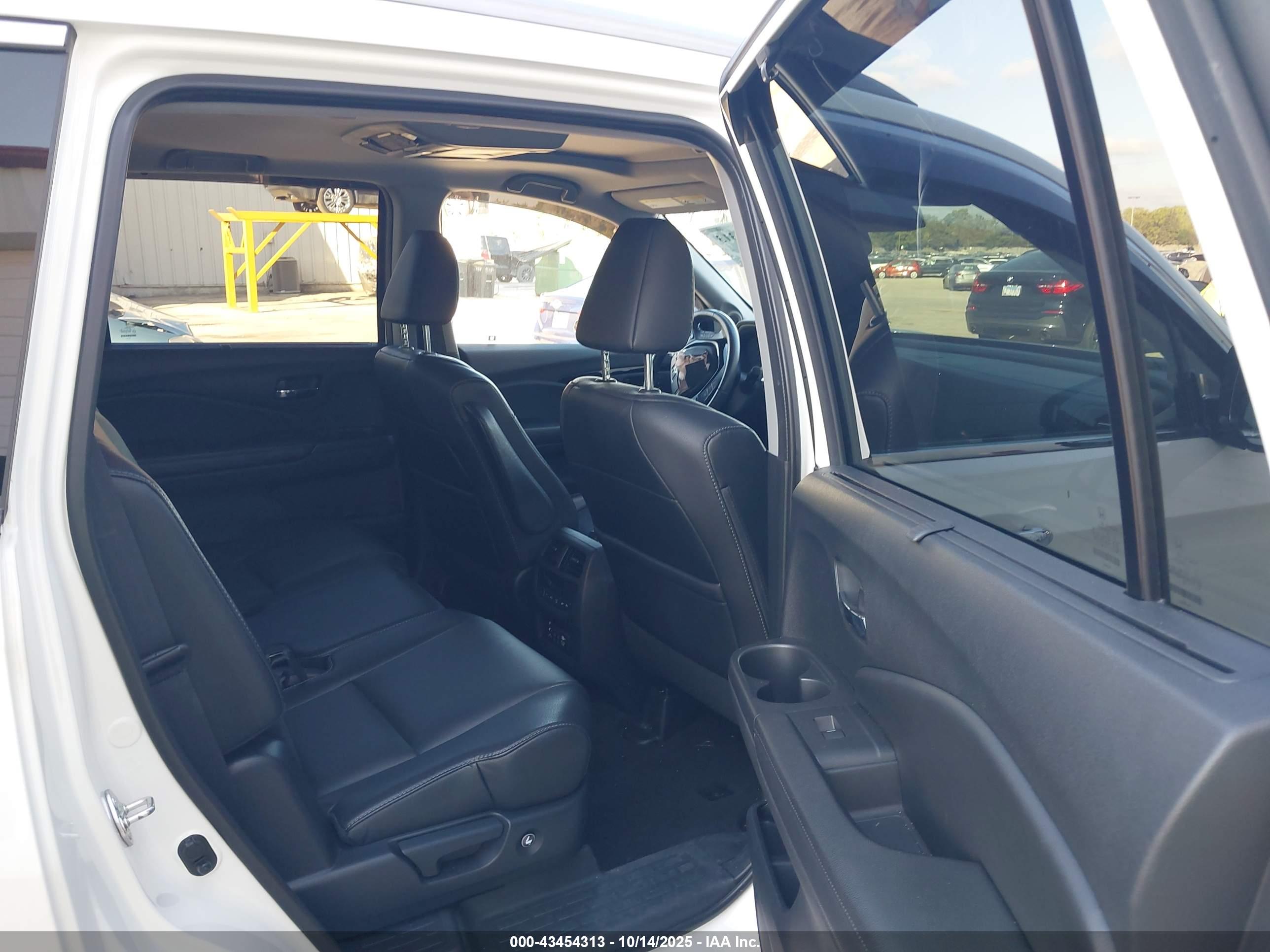 HONDA PILOT image 8