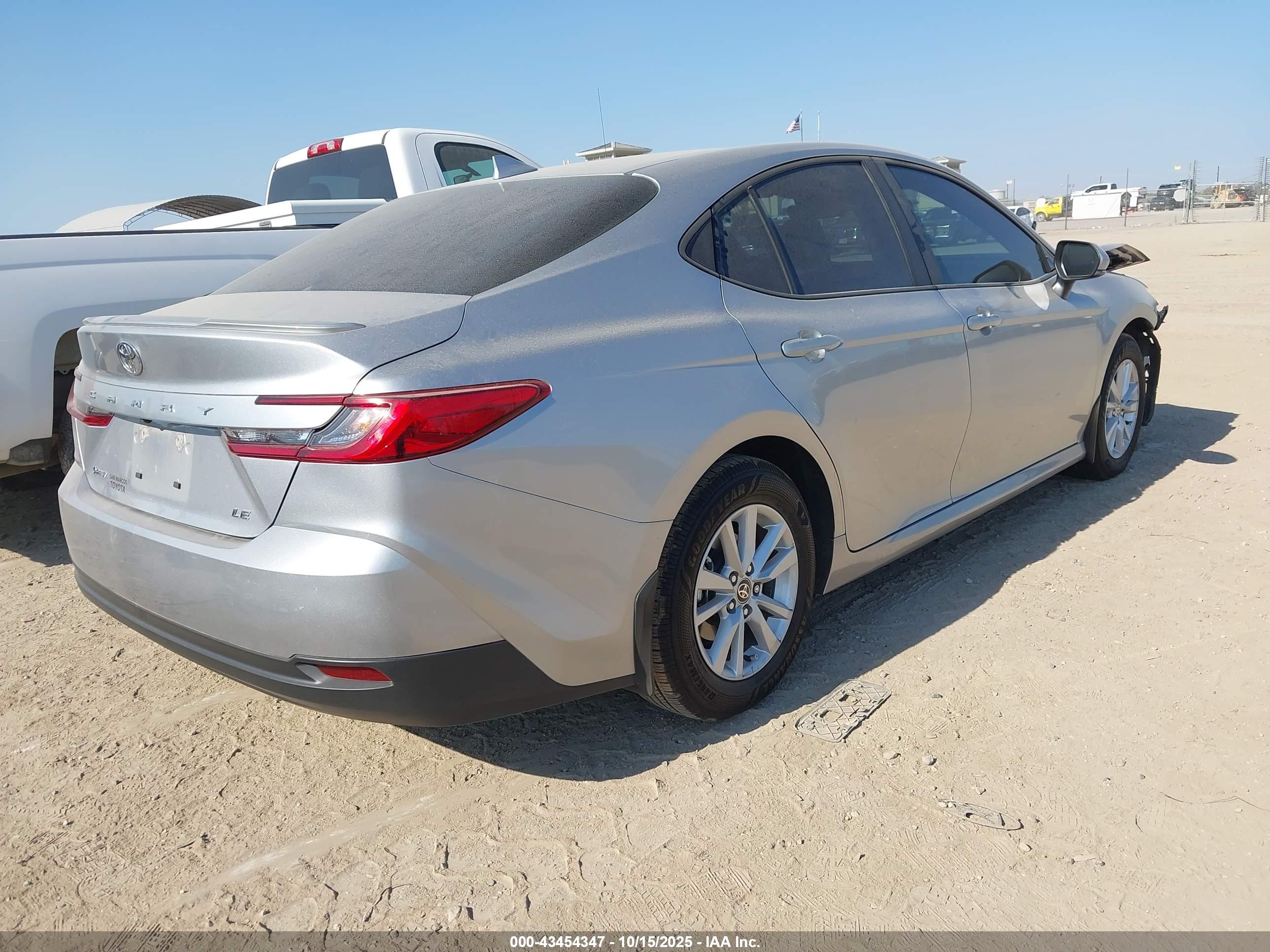 TOYOTA CAMRY image 4