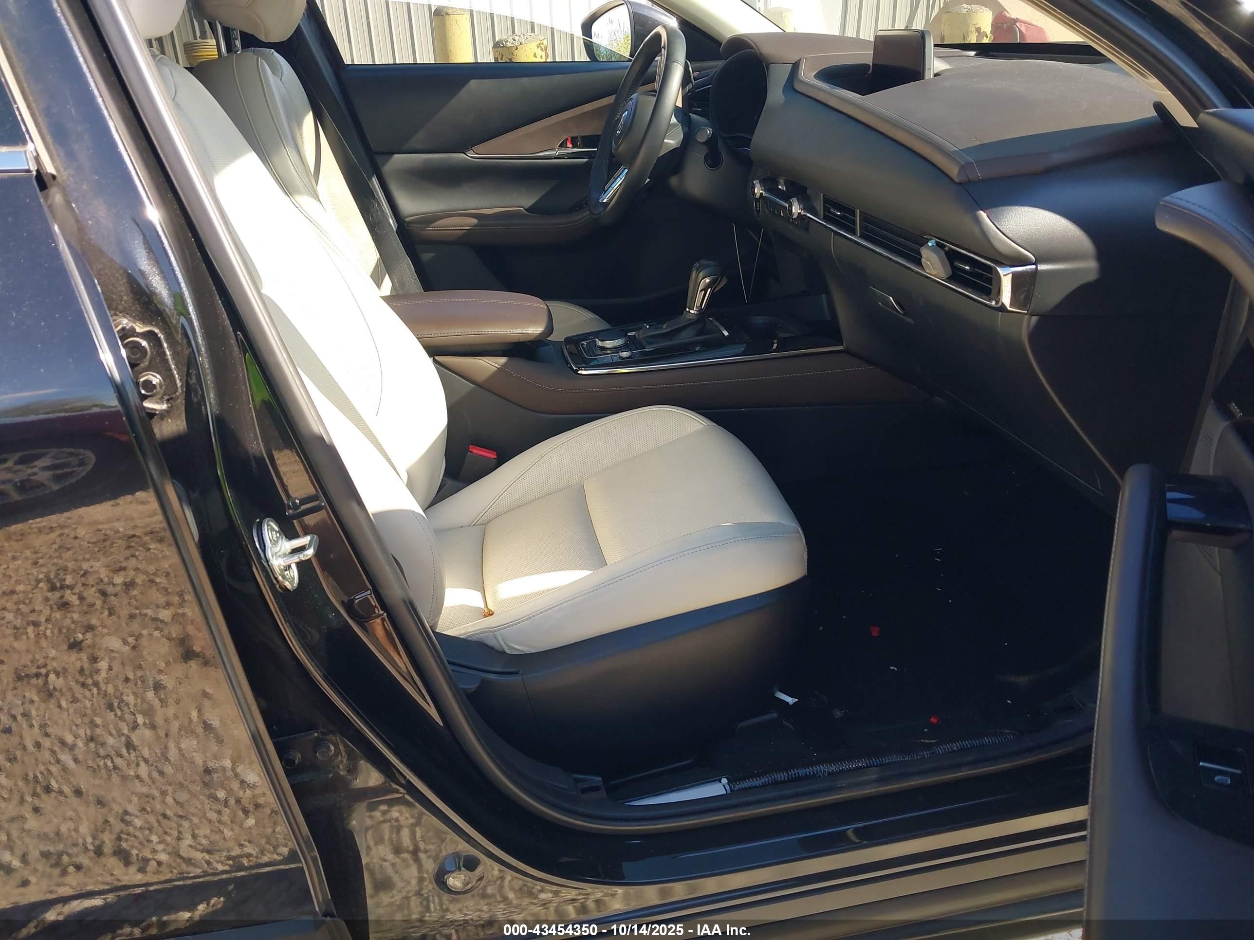 MAZDA CX-30 image 5