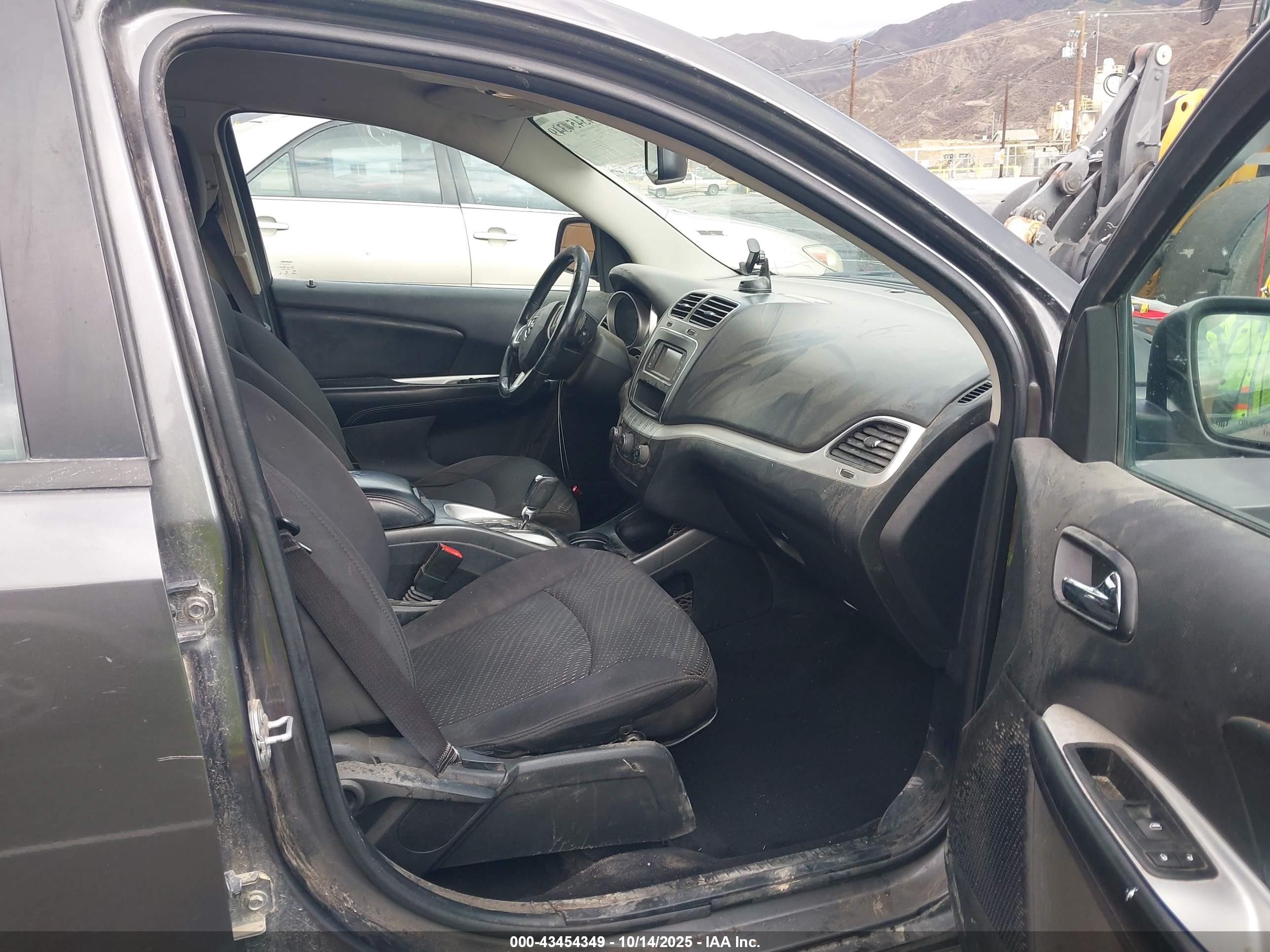 DODGE JOURNEY image 5