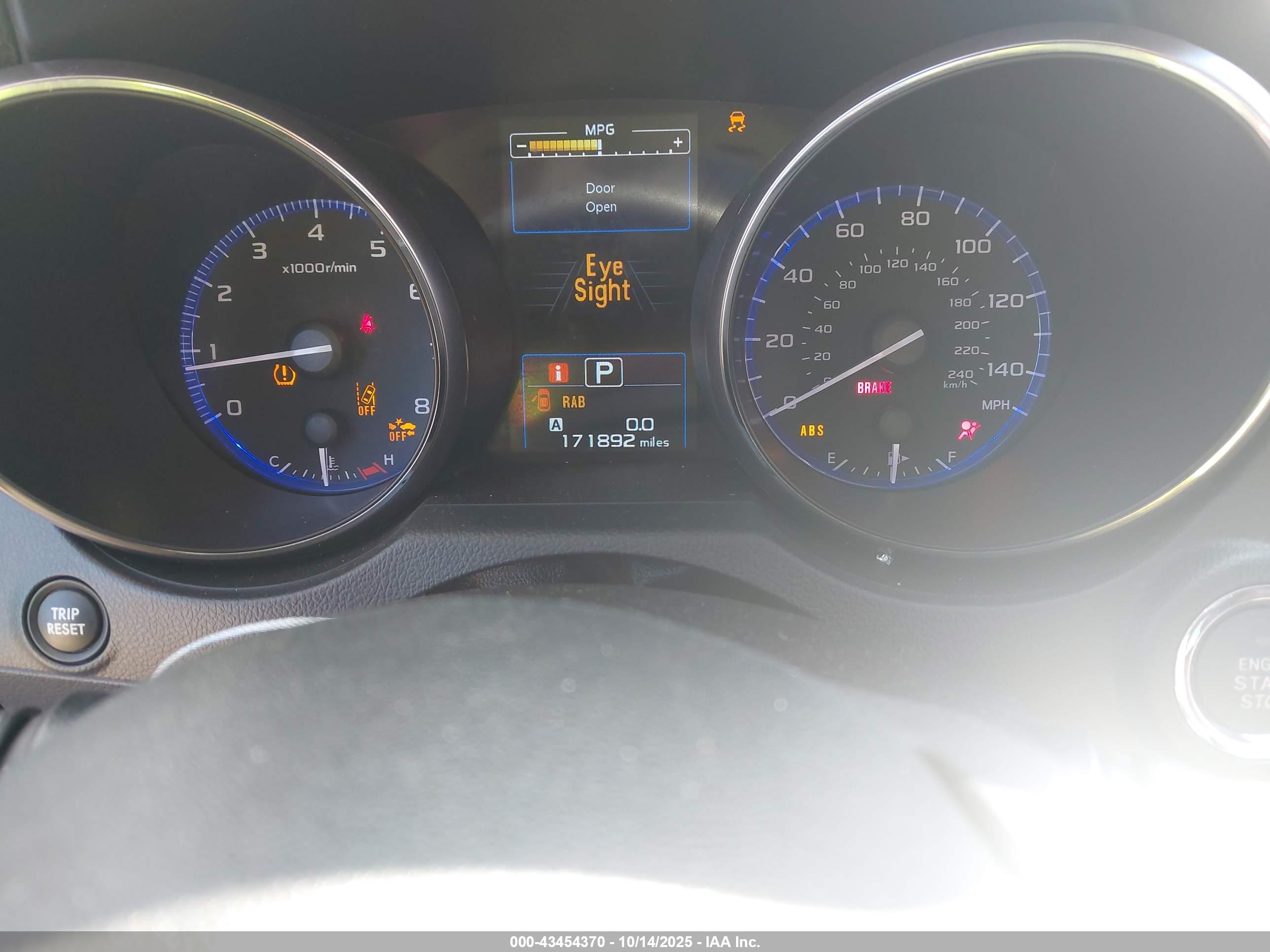 SUBARU OUTBACK image 7