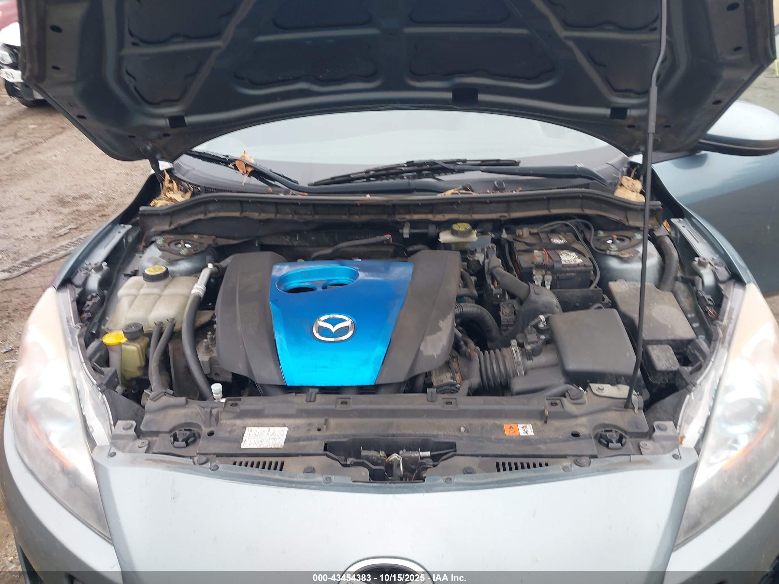 MAZDA MAZDA3 image 10