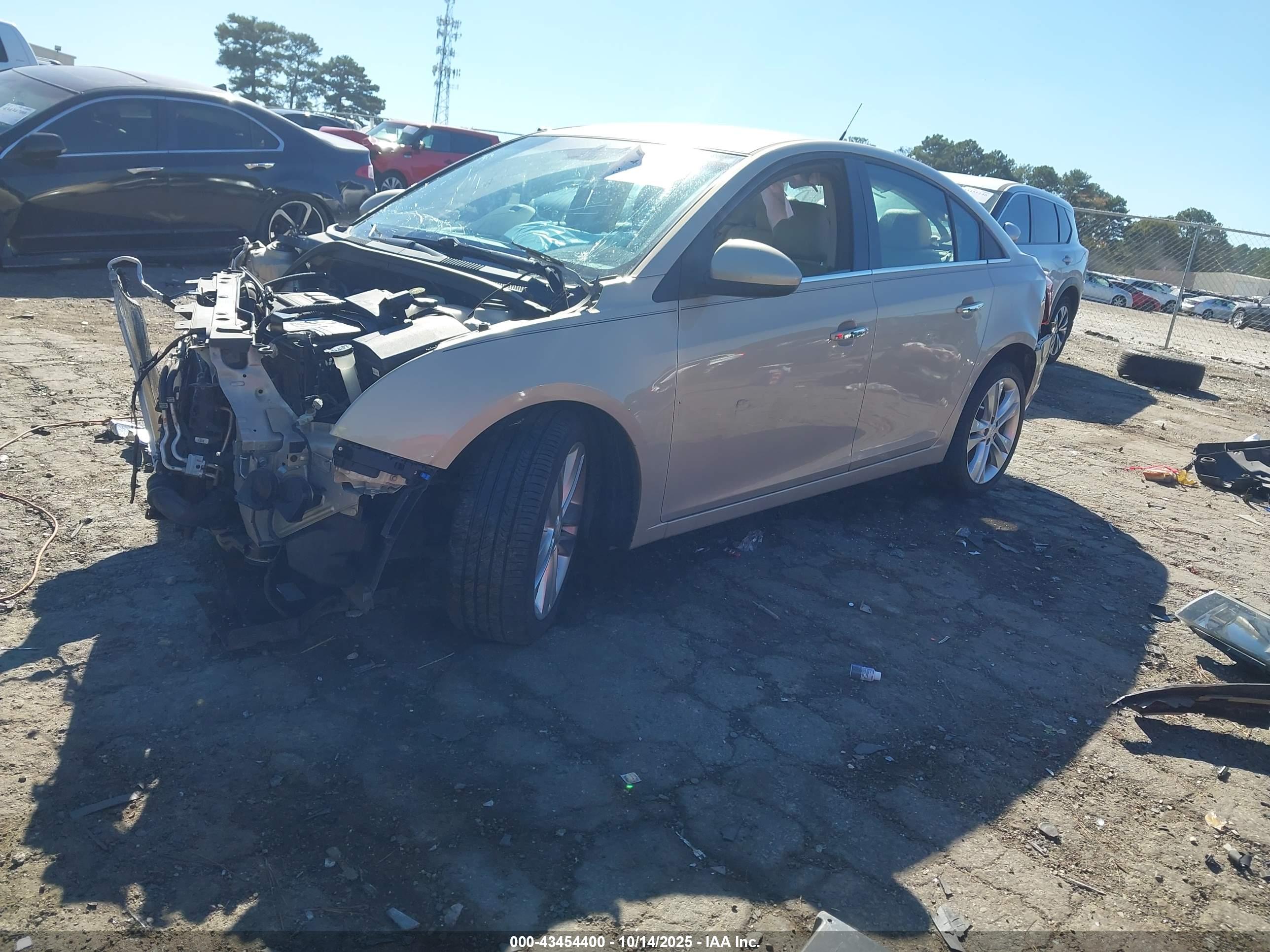 CHEVROLET CRUZE image 2