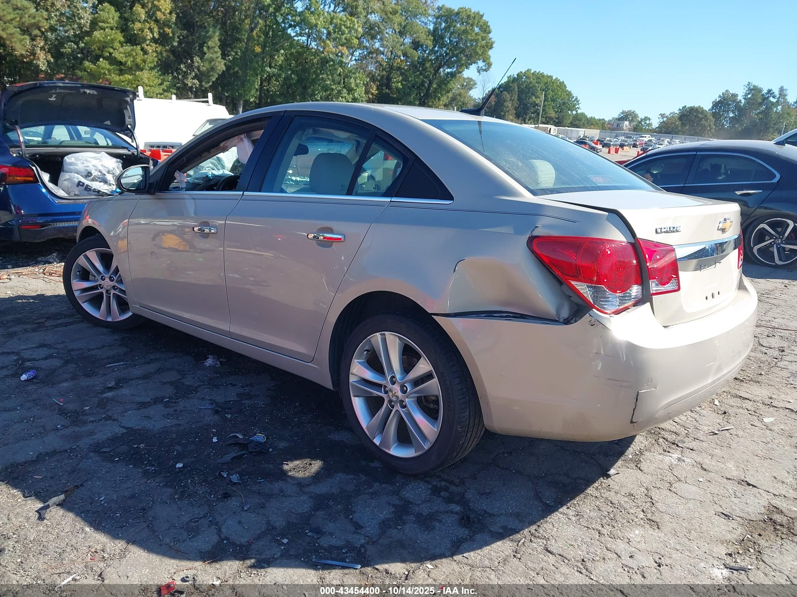 CHEVROLET CRUZE image 3