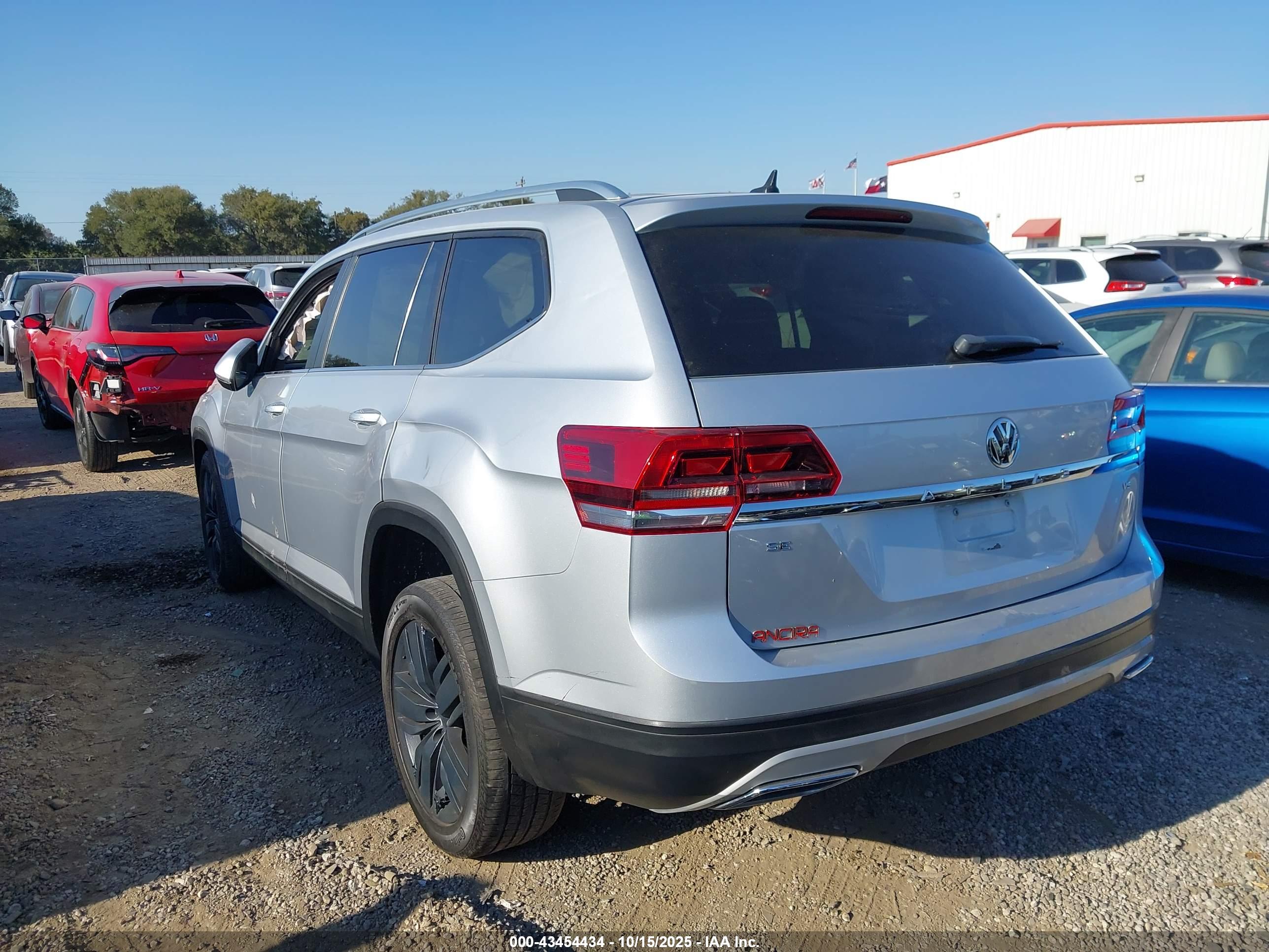 VOLKSWAGEN ATLAS image 3