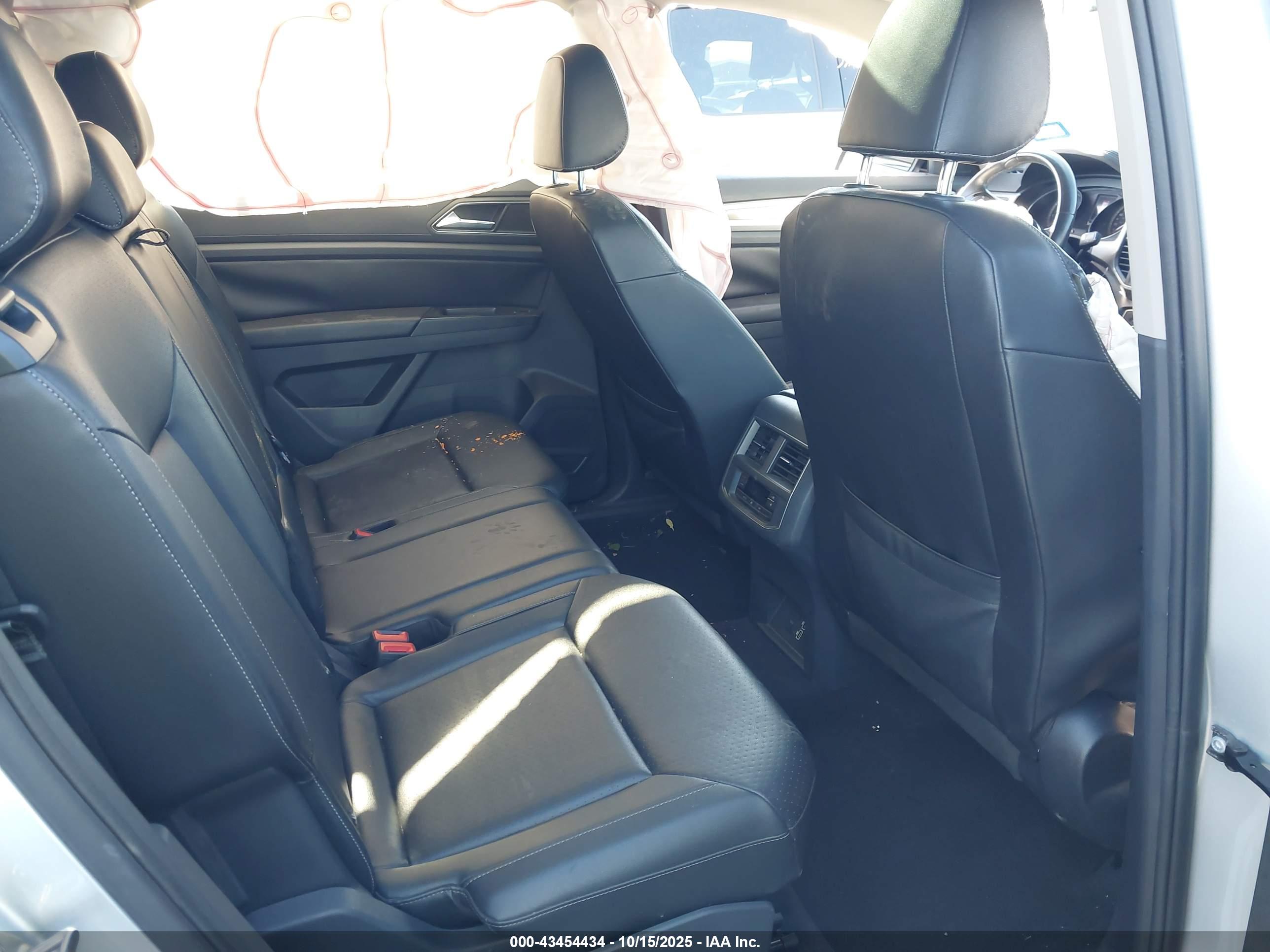 VOLKSWAGEN ATLAS image 8
