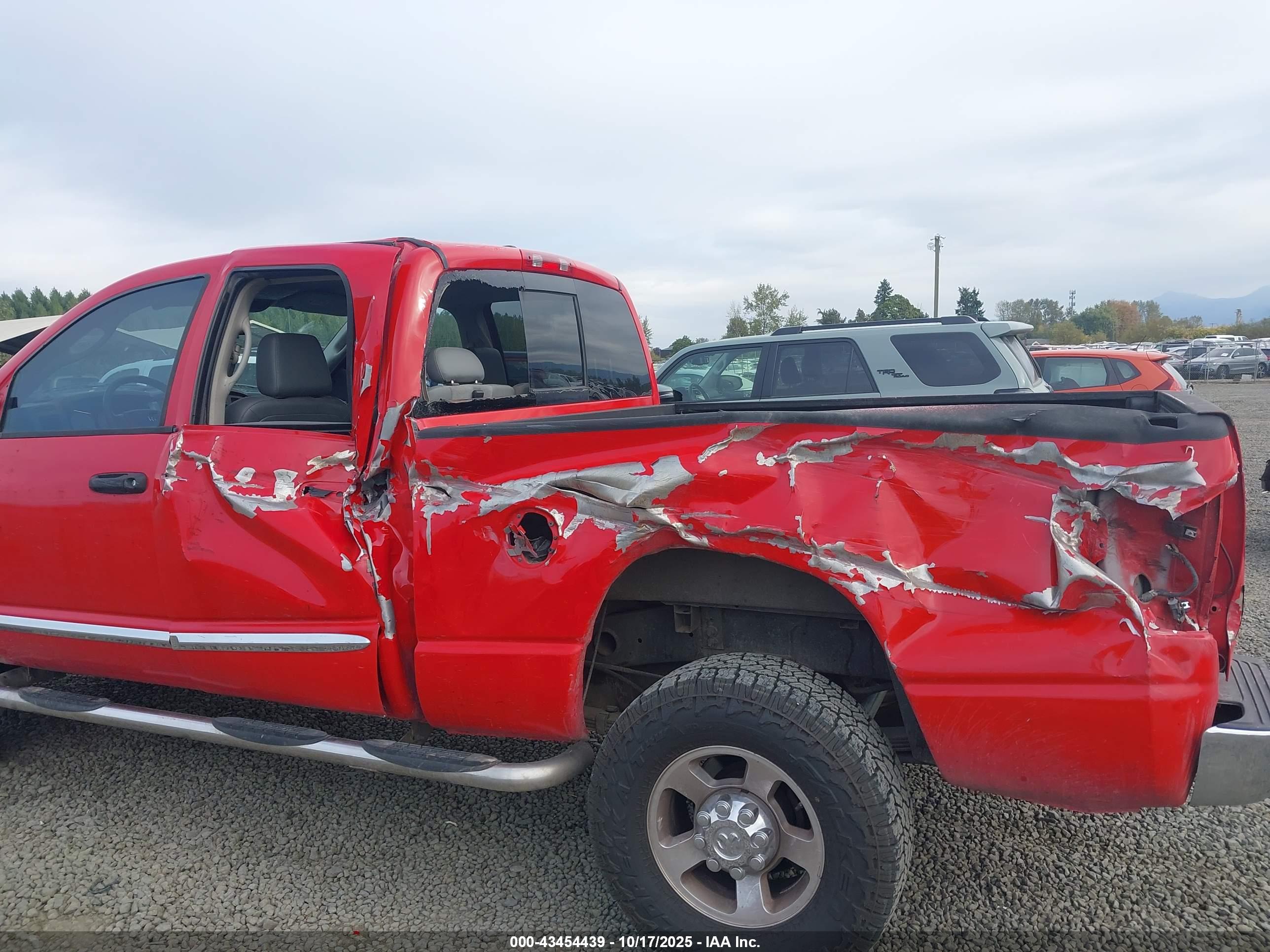 DODGE RAM image 6