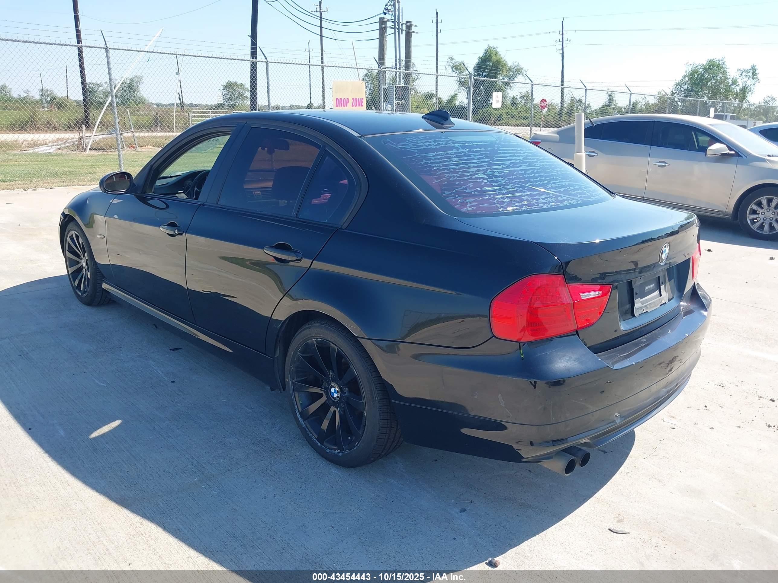 BMW 328I image 3