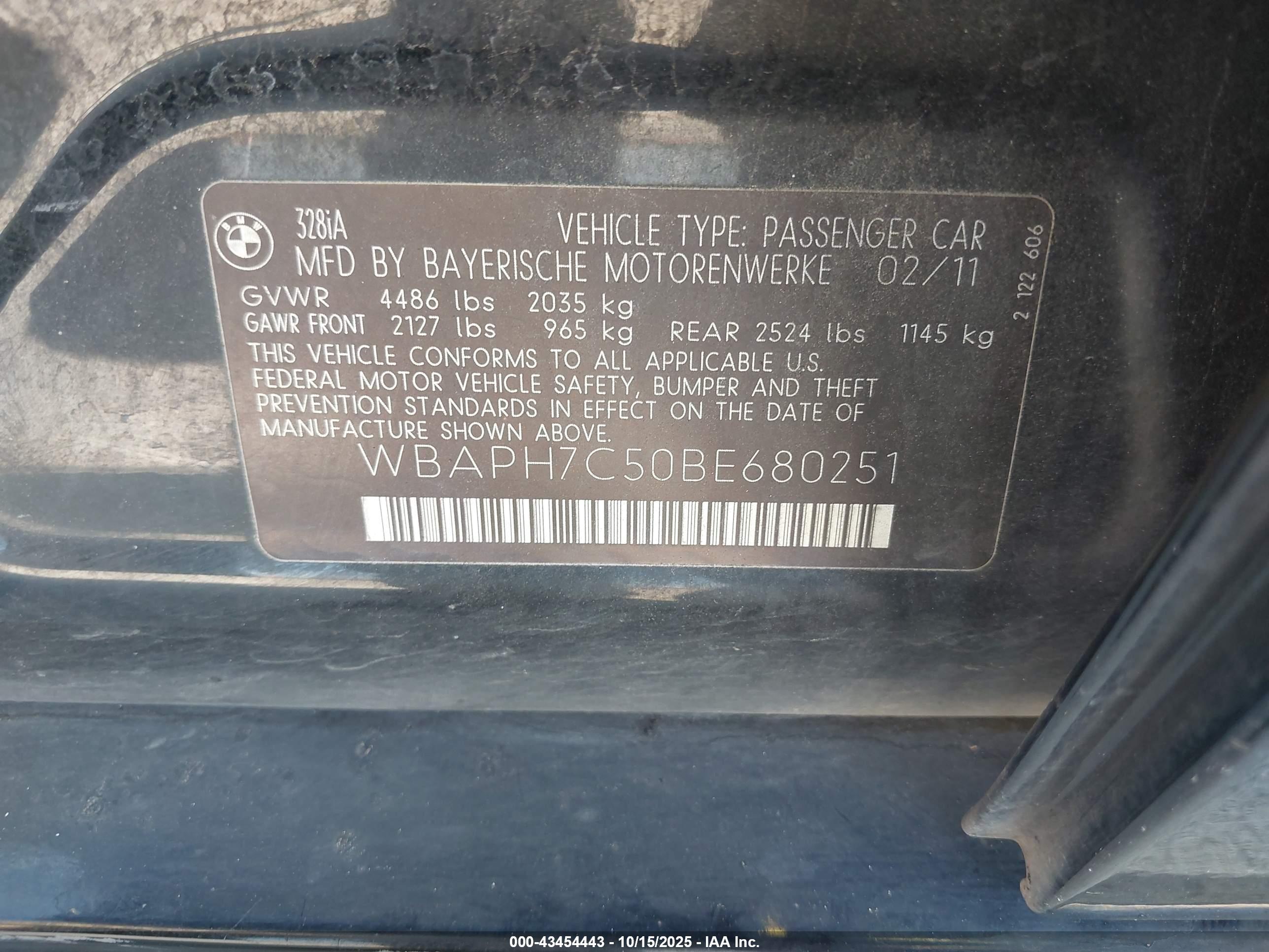 BMW 328I image 9