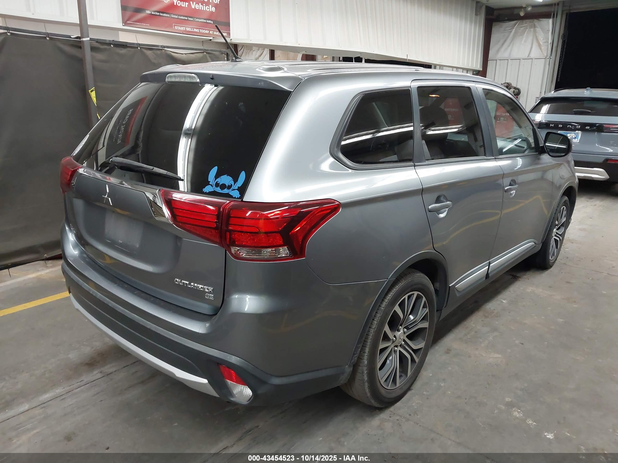 MITSUBISHI OUTLANDER image 4