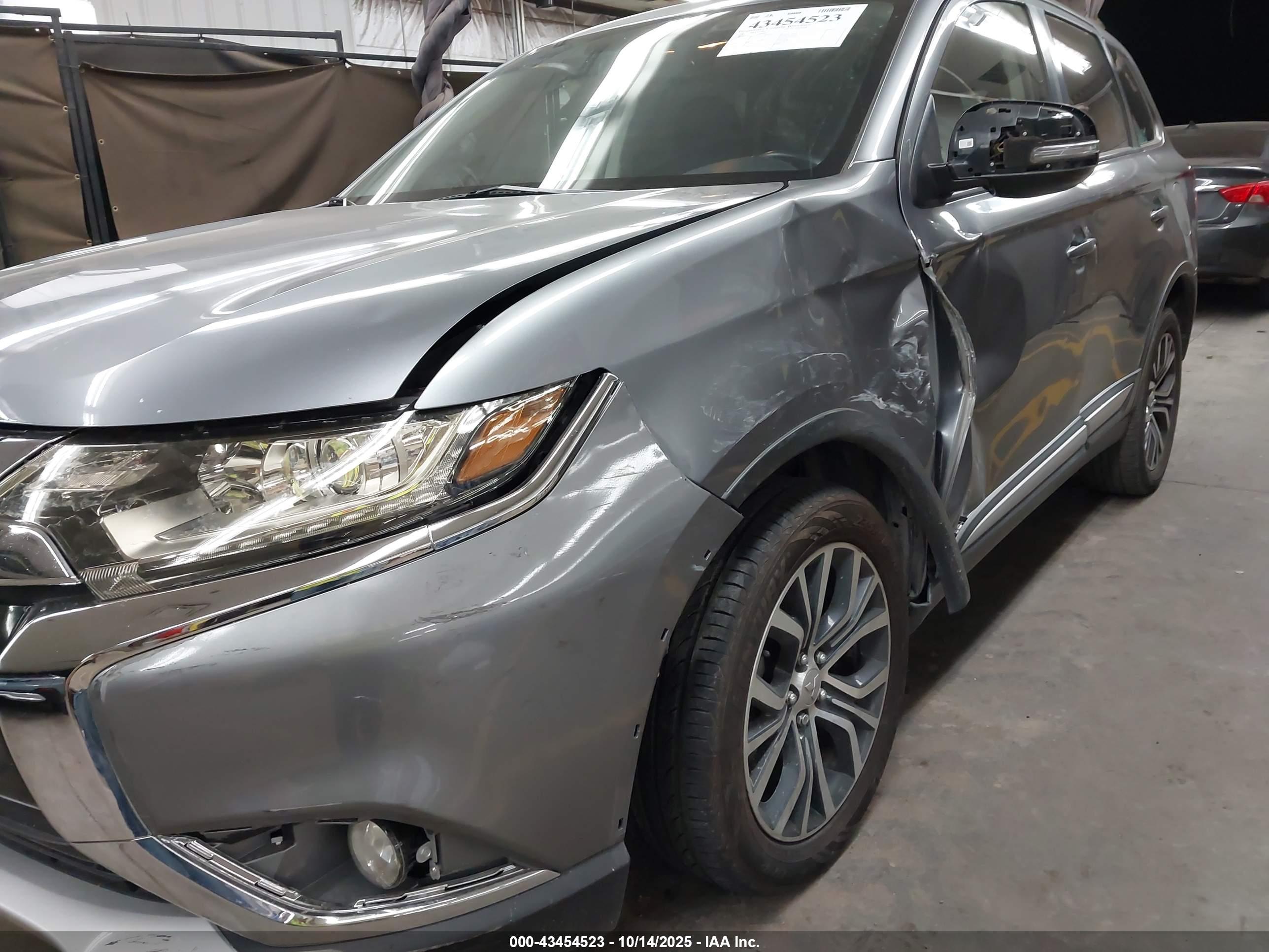 MITSUBISHI OUTLANDER image 6